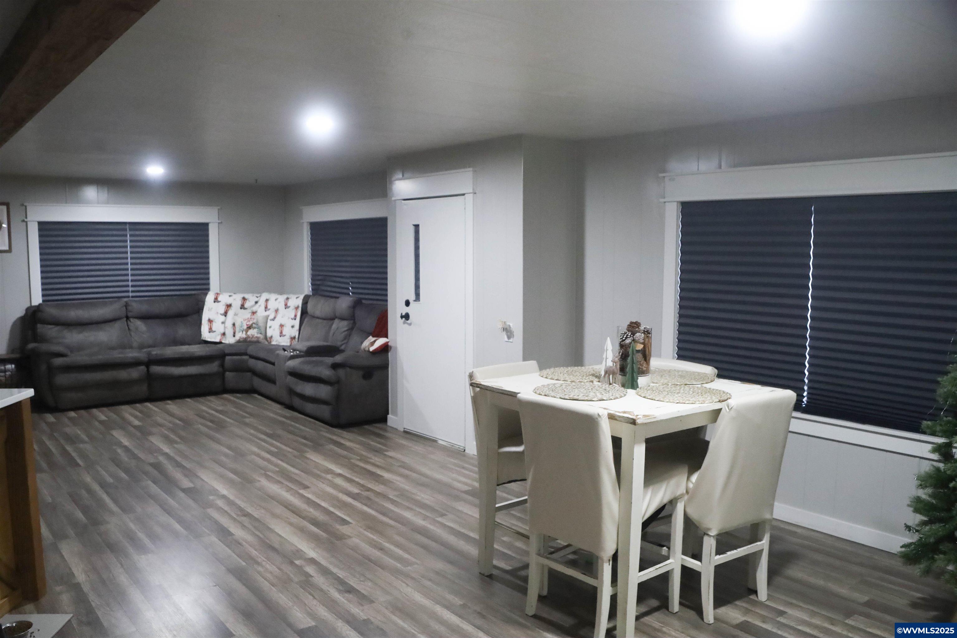 300 SE Goodnight #83 Av