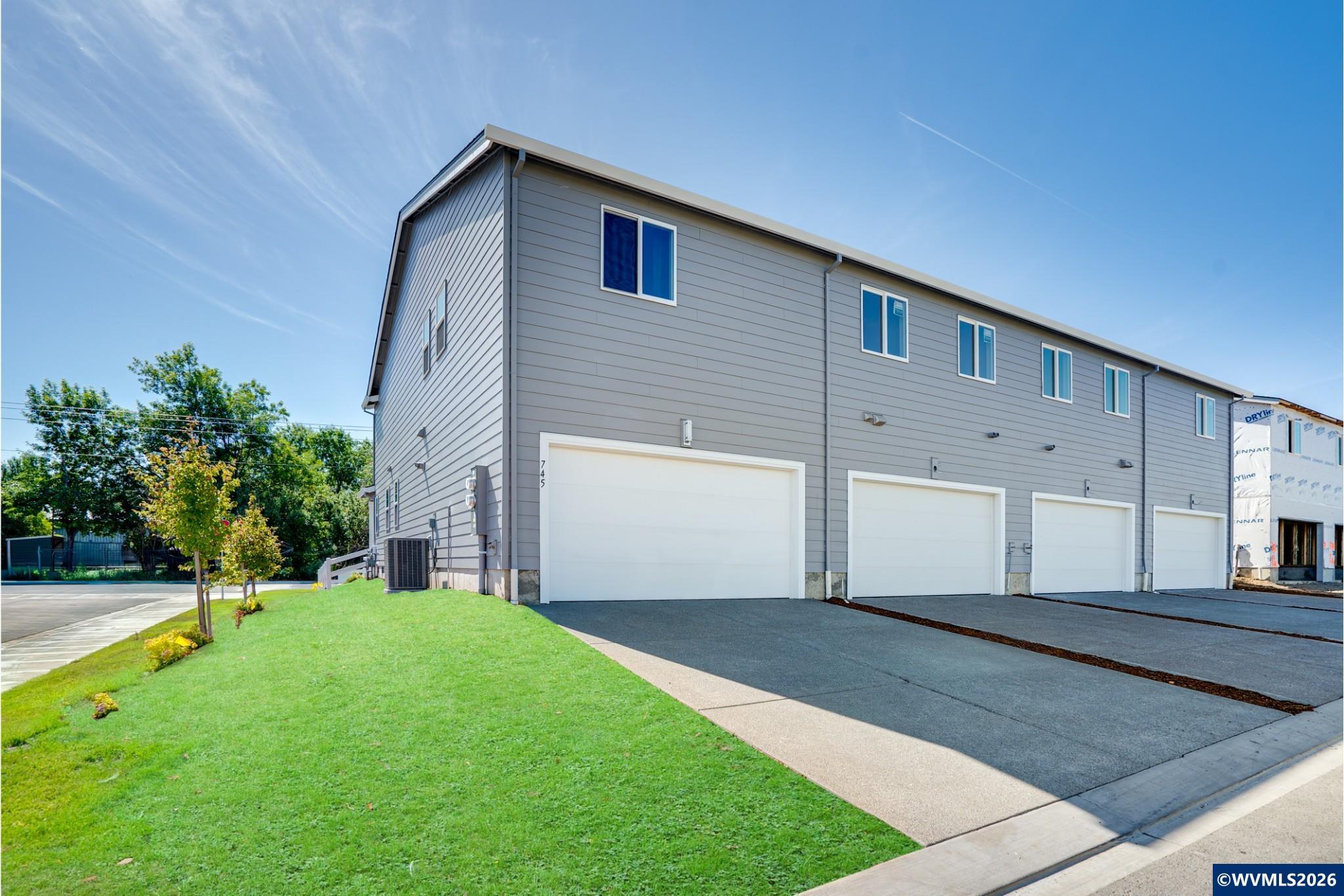 830 Sifuentez Ct