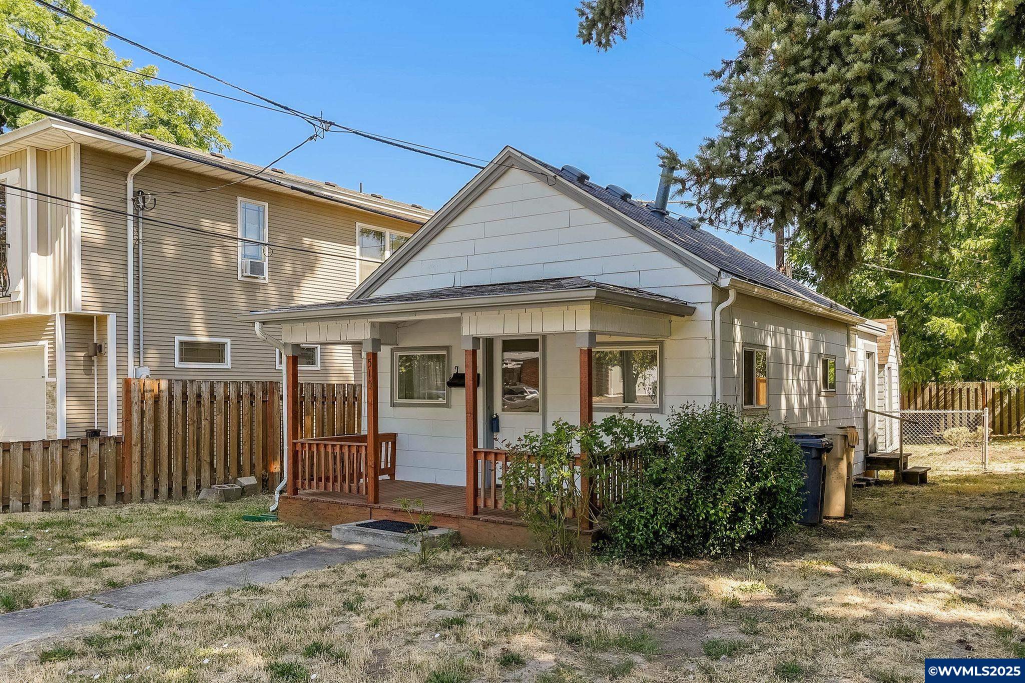 515 NW Polk Av