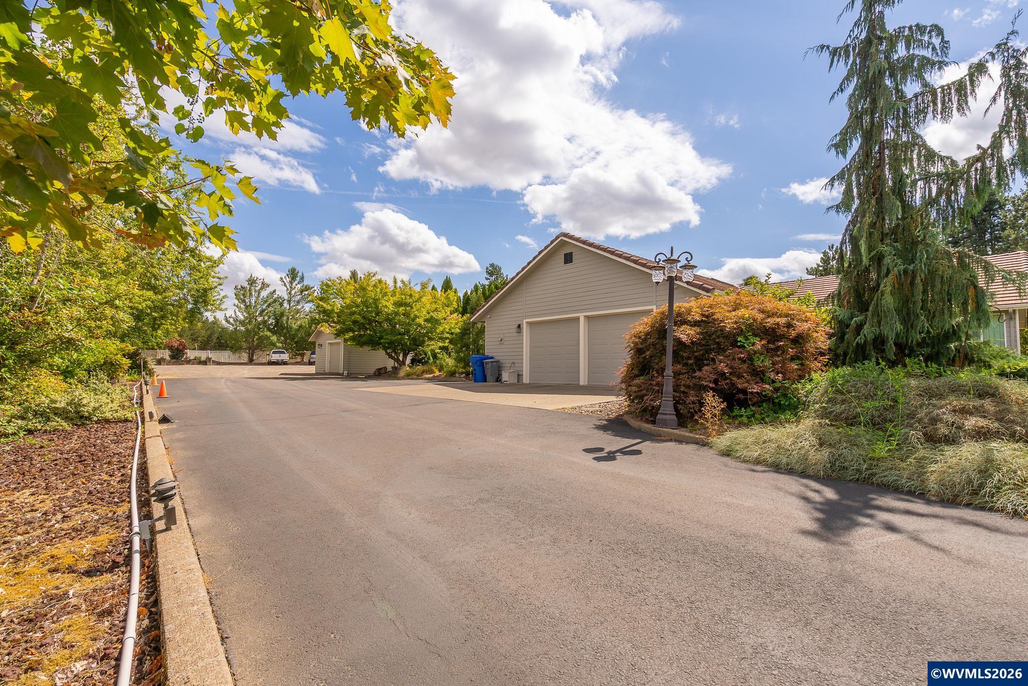 1140 Clover Valley Ct NE