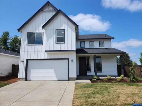 792 Magnolia Av Woodburn OR 97071