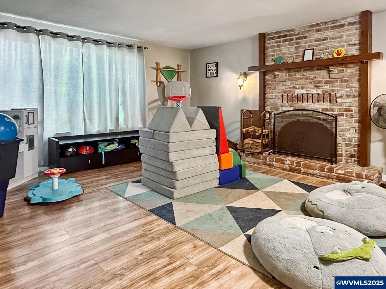762 Randall Dr