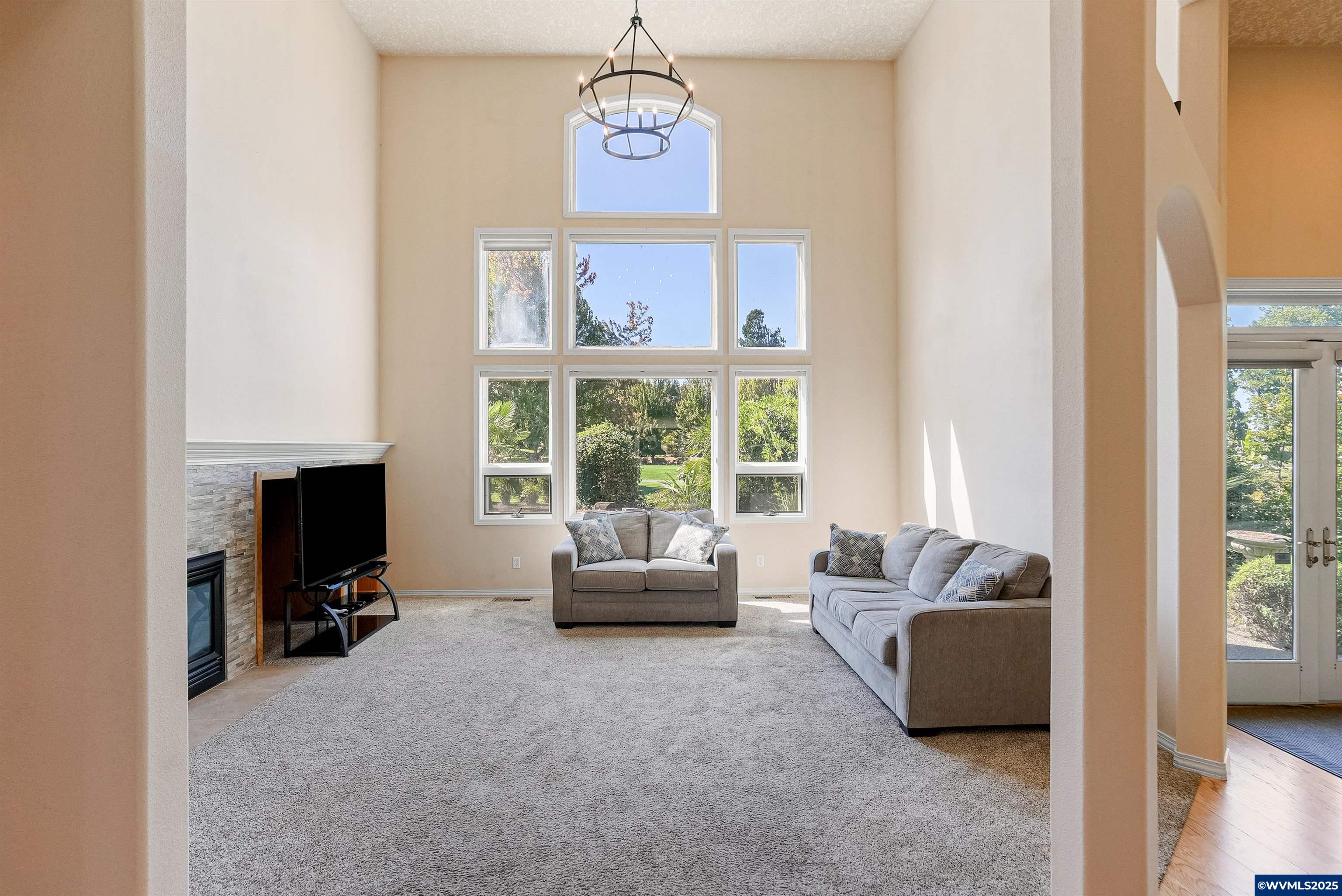 Woodburn, Oregon 97071, United States, 4 Bedrooms Bedrooms, ,3 BathroomsBathrooms,Residential,Active,198383