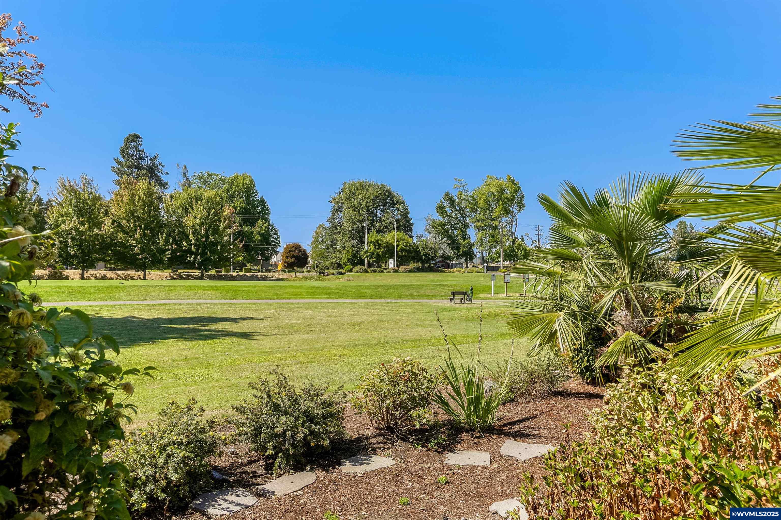 Woodburn, Oregon 97071, United States, 4 Bedrooms Bedrooms, ,3 BathroomsBathrooms,Residential,Active,198383