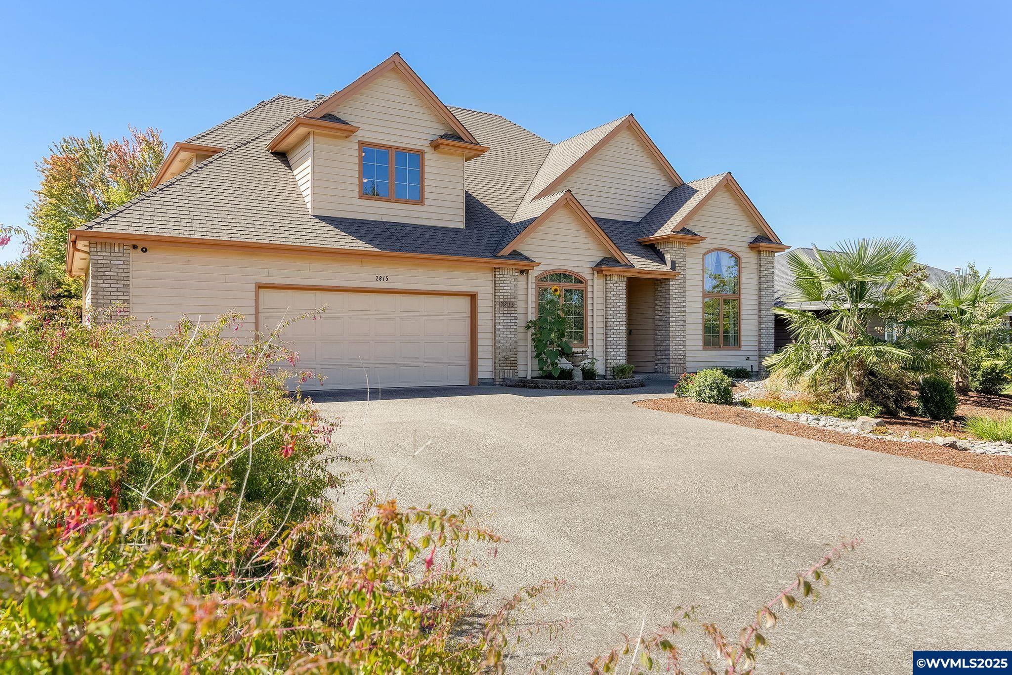 2815 Hazelnut Dr
