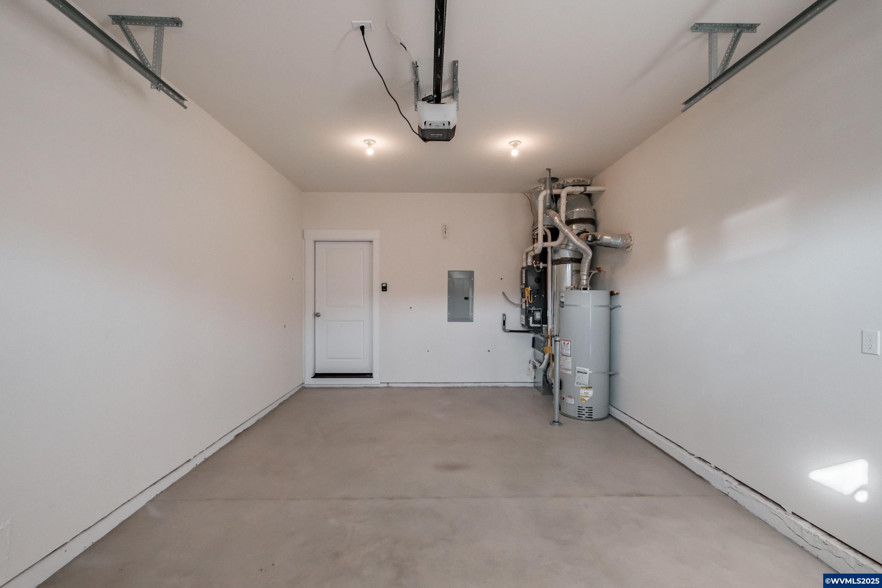 Lebanon, Oregon 97355, United States, 6 Bedrooms Bedrooms, ,6 BathroomsBathrooms,Residential,Active,193052