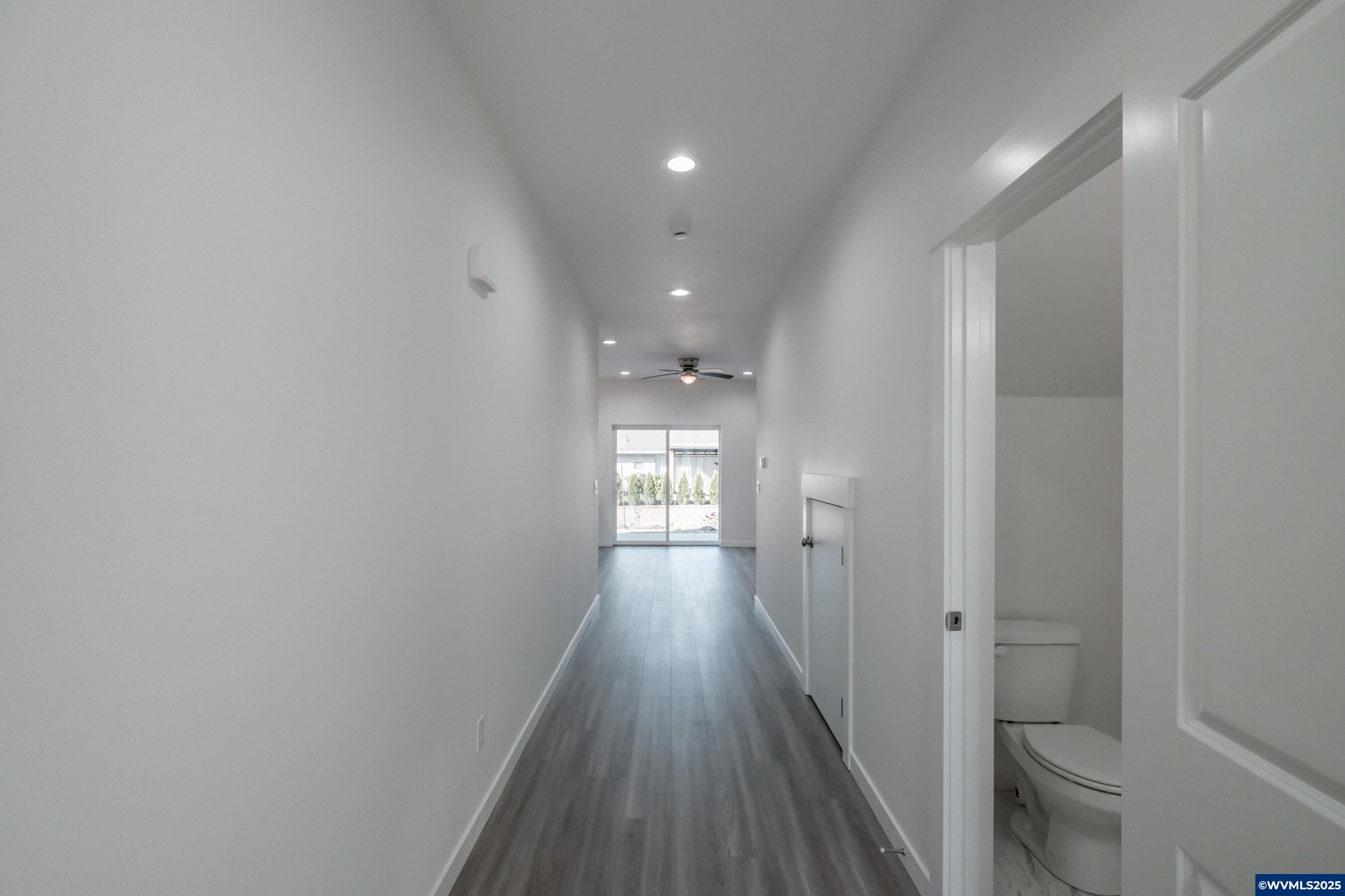 Lebanon, Oregon 97355, United States, 6 Bedrooms Bedrooms, ,6 BathroomsBathrooms,Residential,Active,193052