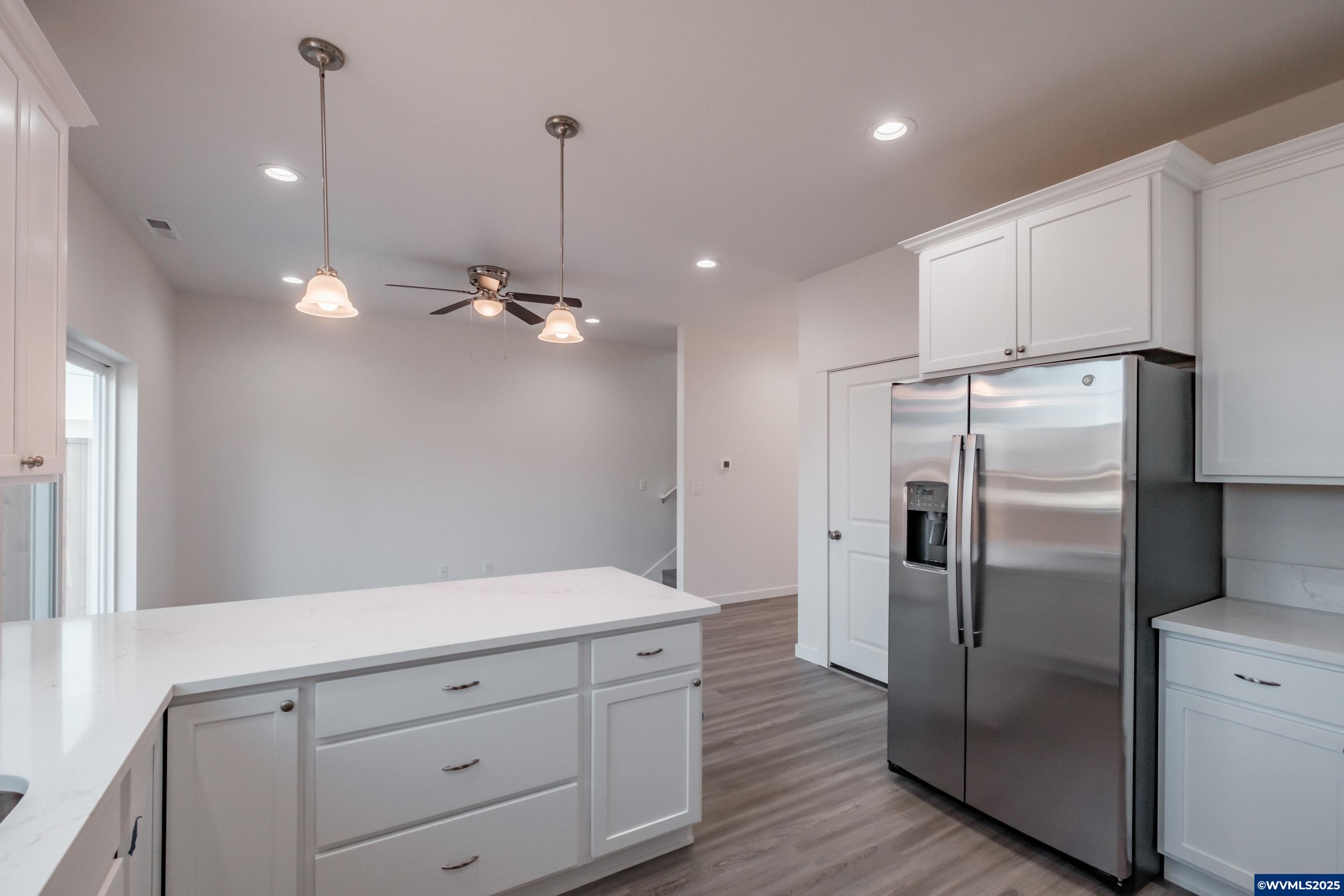 Lebanon, Oregon 97355, United States, 6 Bedrooms Bedrooms, ,6 BathroomsBathrooms,Residential,Active,193052