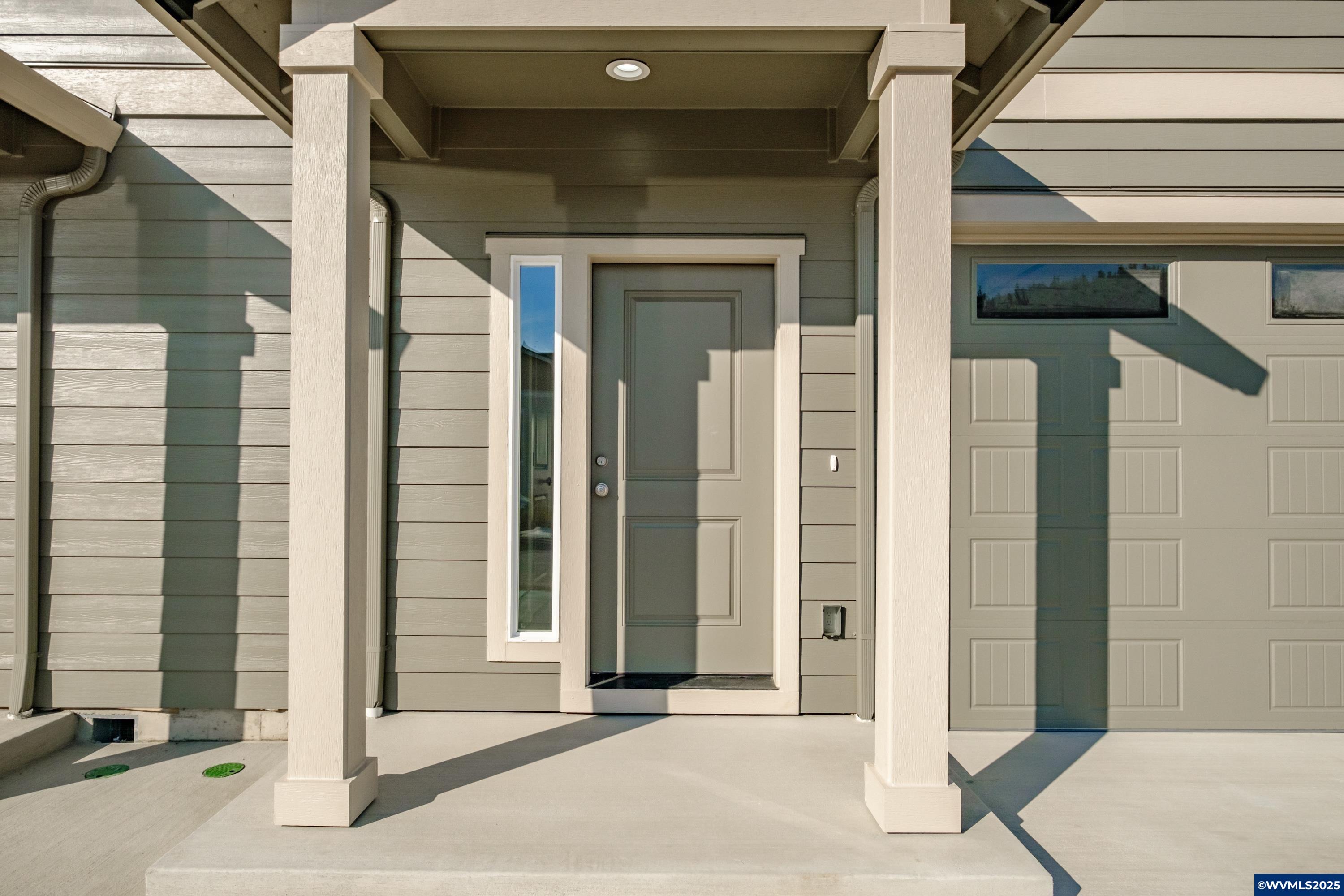 Lebanon, Oregon 97355, United States, 6 Bedrooms Bedrooms, ,6 BathroomsBathrooms,Residential,Active,193052