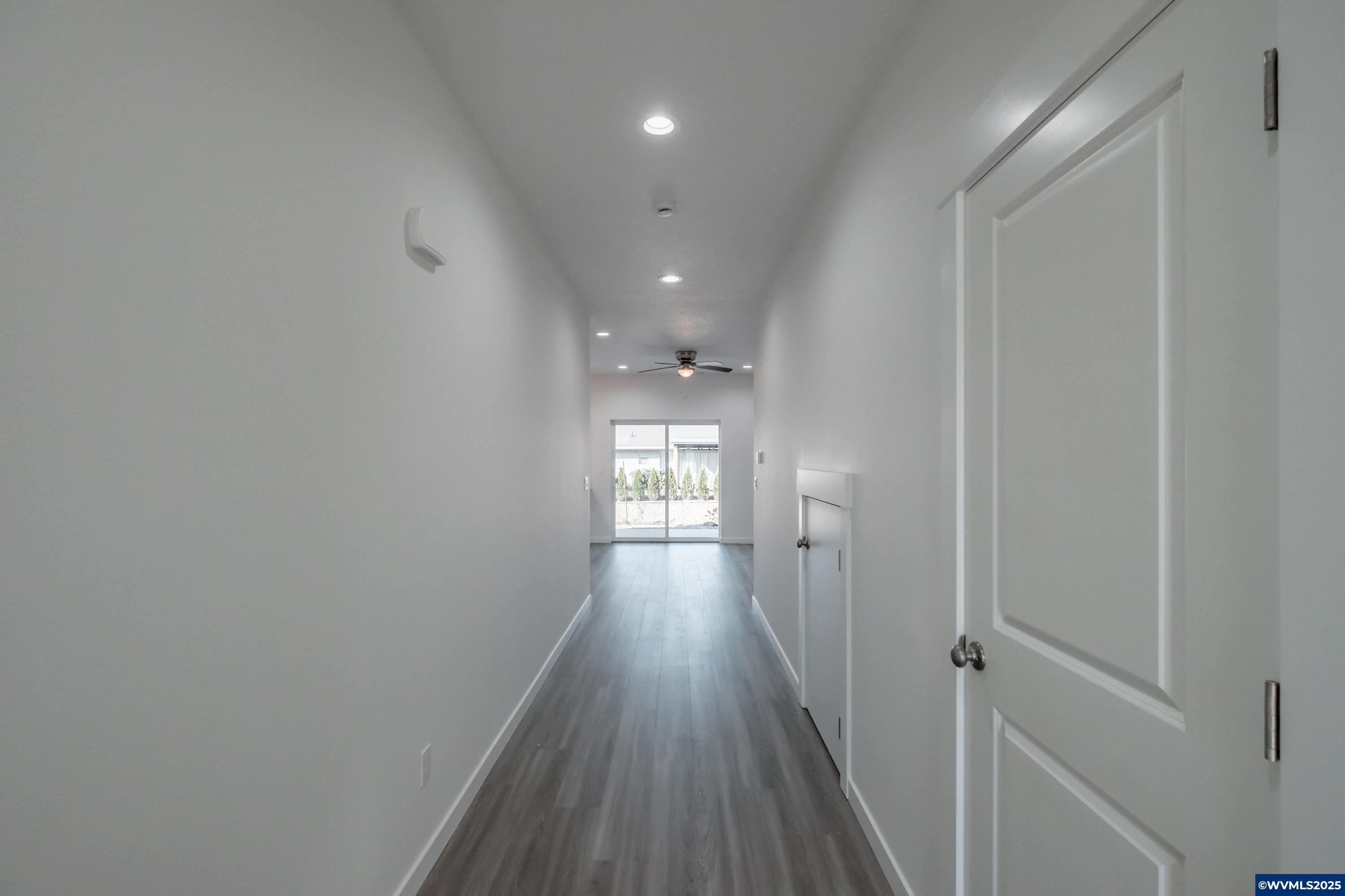 Lebanon, Oregon 97355, United States, 6 Bedrooms Bedrooms, ,6 BathroomsBathrooms,Residential,Active,193052