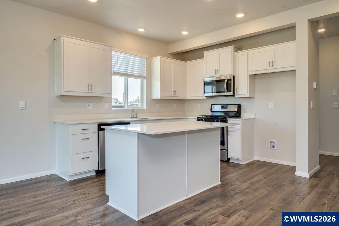 380 Reno St NE