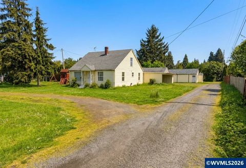 33719 Santiam Hwy Lebanon OR 97355