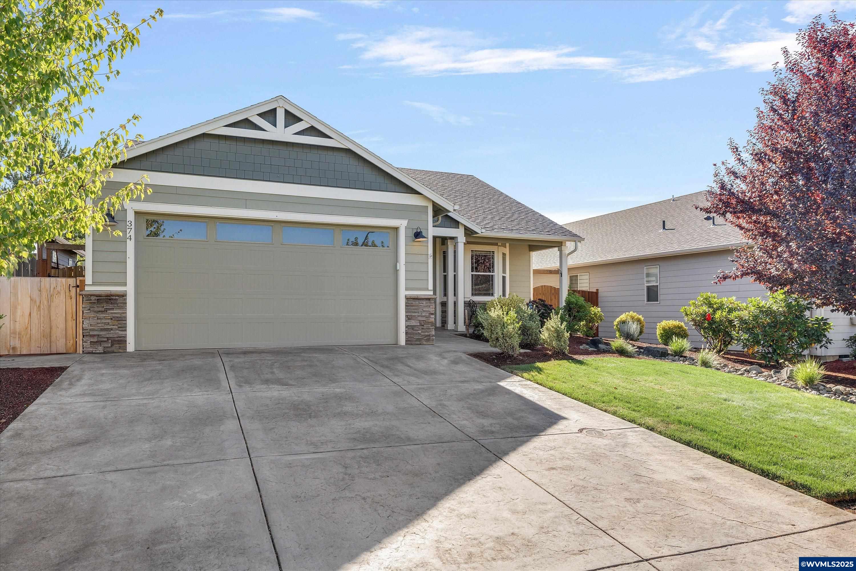 374 SW Applegate Trail Dr Dr