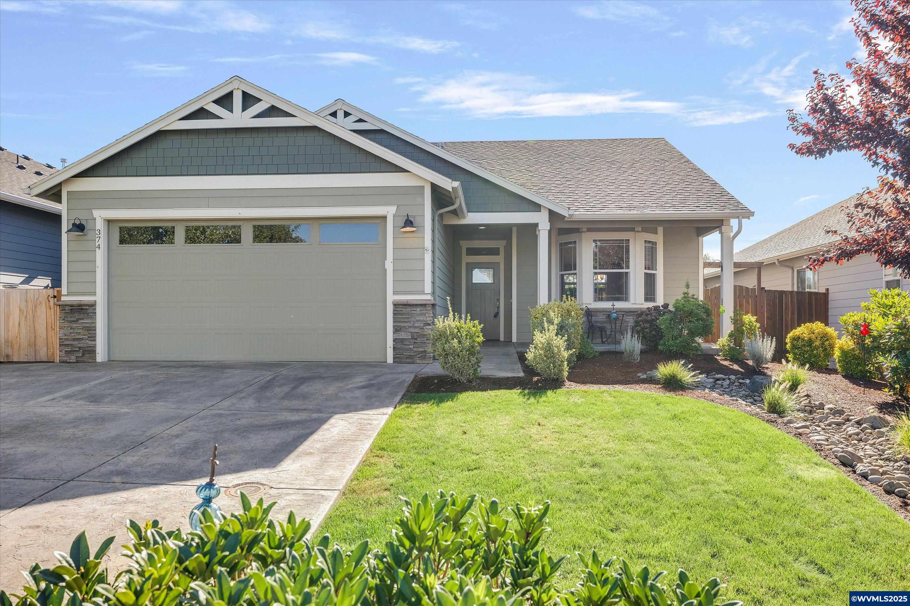 374 SW Applegate Trail Dr Dr