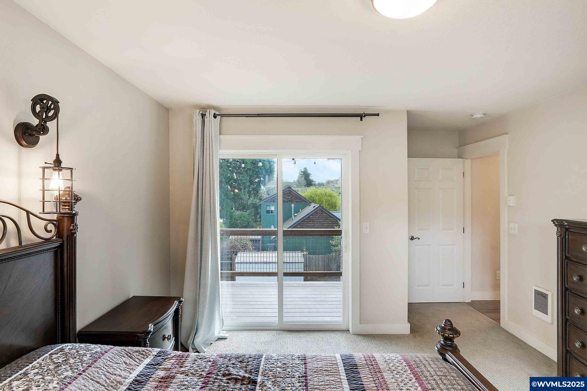 Silverton, Oregon 97381, United States, 1 Bedroom Bedrooms, ,1 BathroomBathrooms,Residential,Active,96062