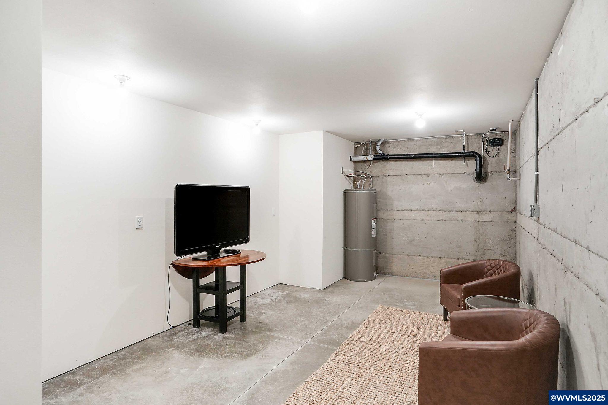 Silverton, Oregon 97381, United States, 1 Bedroom Bedrooms, ,1 BathroomBathrooms,Residential,Active,96062