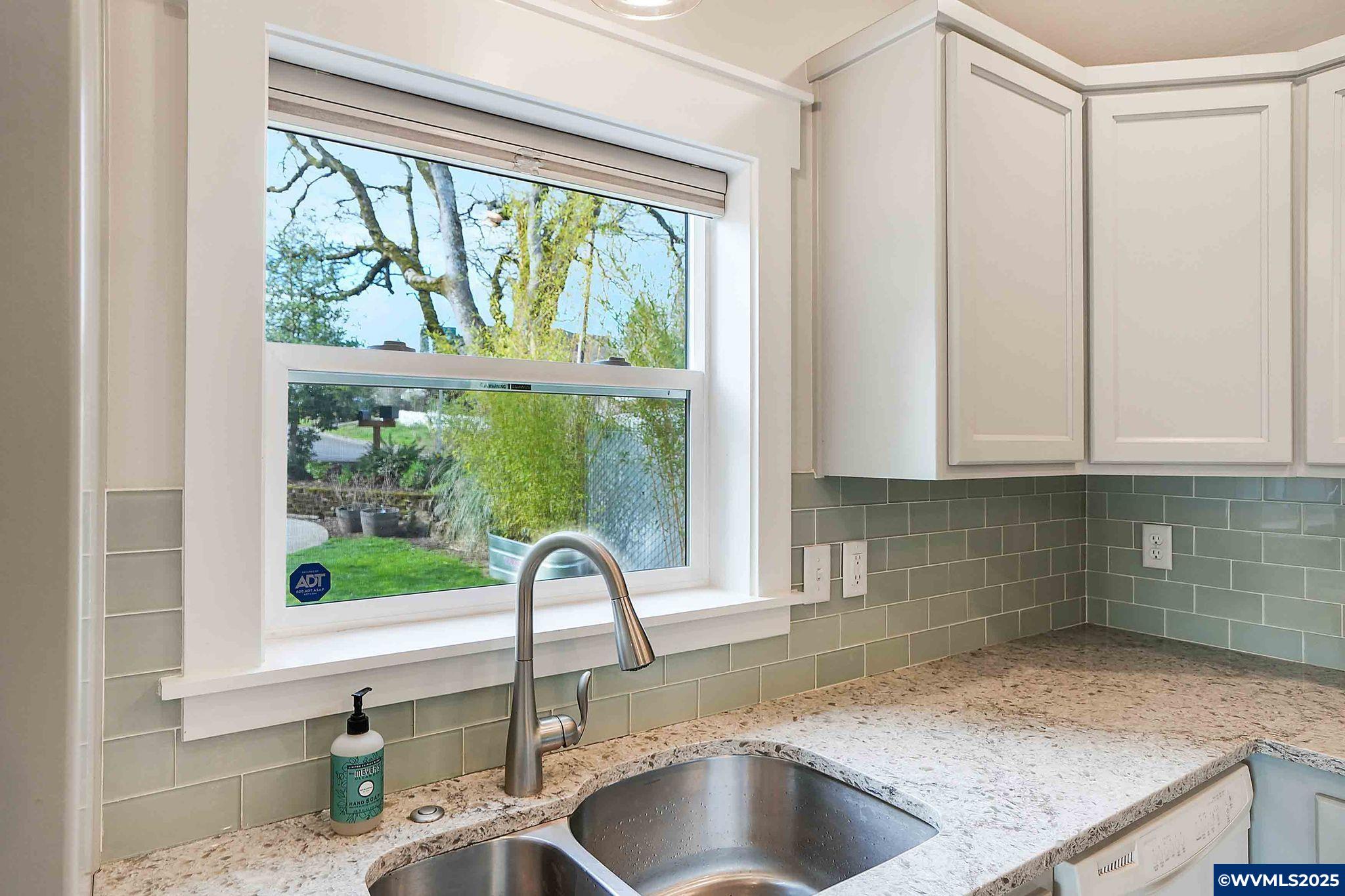 Silverton, Oregon 97381, United States, 1 Bedroom Bedrooms, ,1 BathroomBathrooms,Residential,Active,96062