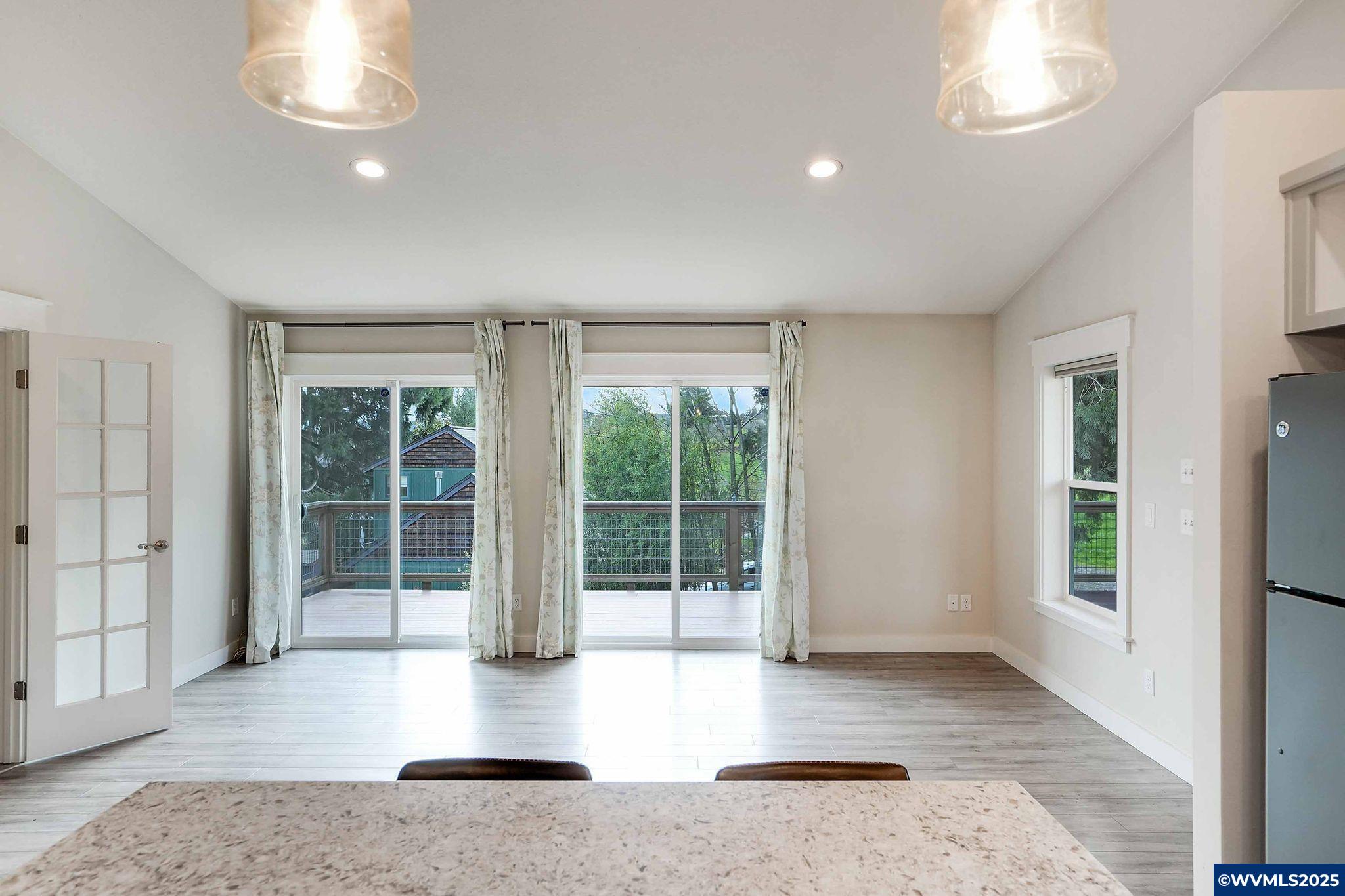 Silverton, Oregon 97381, United States, 1 Bedroom Bedrooms, ,1 BathroomBathrooms,Residential,Active,96062