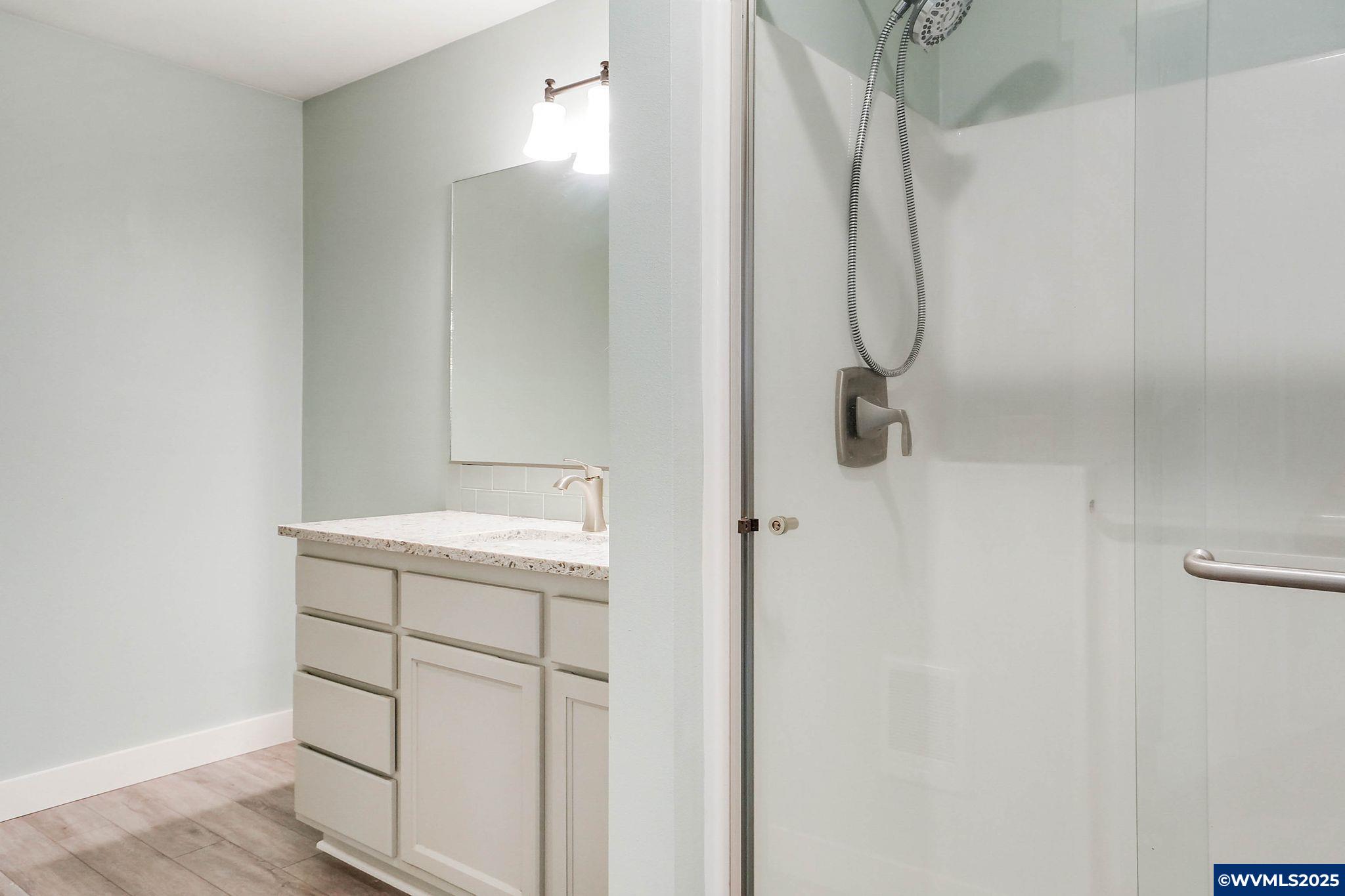 Silverton, Oregon 97381, United States, 1 Bedroom Bedrooms, ,1 BathroomBathrooms,Residential,Active,96062