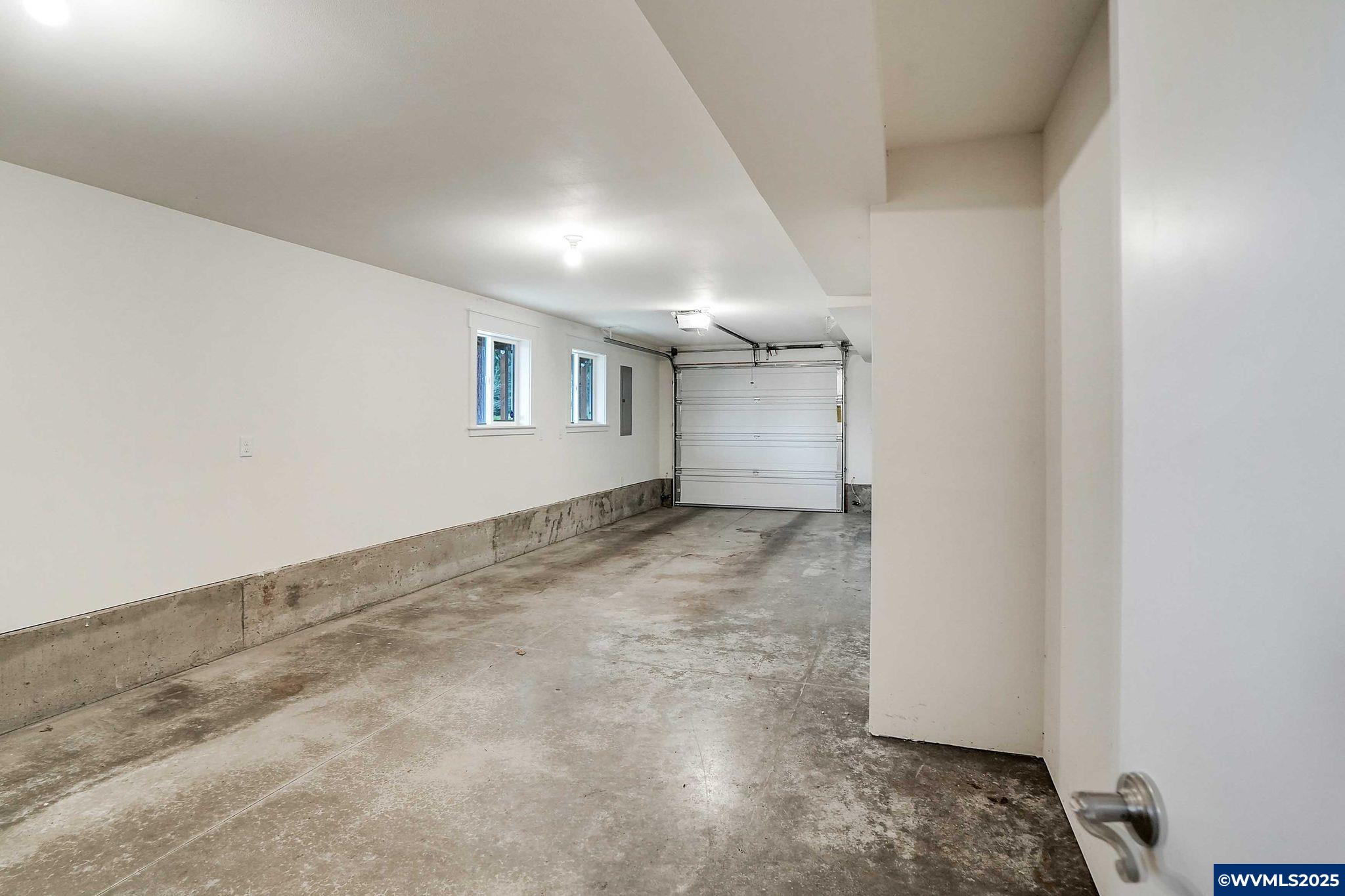 Silverton, Oregon 97381, United States, 1 Bedroom Bedrooms, ,1 BathroomBathrooms,Residential,Active,96062