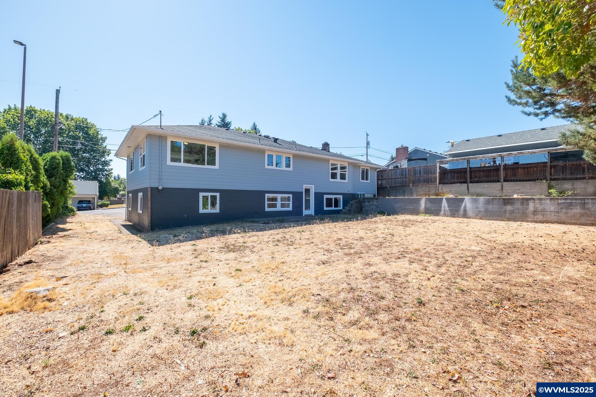 Salem, Oregon 97302, United States, 6 Bedrooms Bedrooms, ,2 BathroomsBathrooms,Residential,Pending,211641