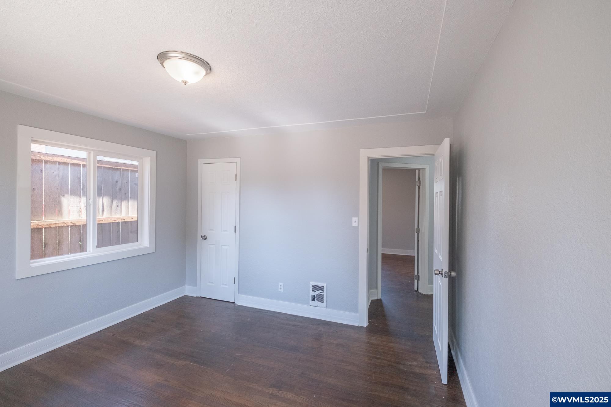 Salem, Oregon 97302, United States, 6 Bedrooms Bedrooms, ,2 BathroomsBathrooms,Residential,Pending,211641