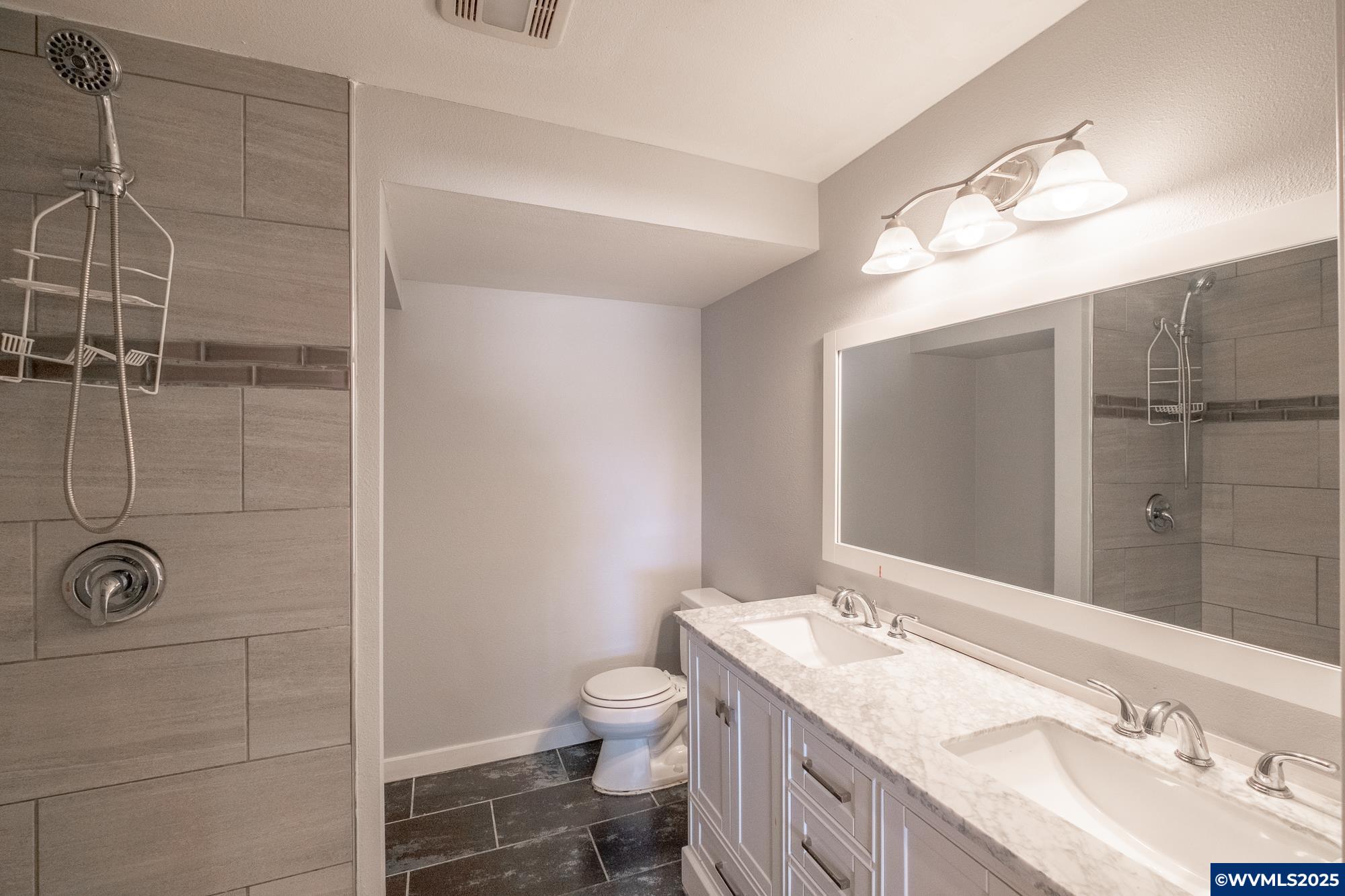 Salem, Oregon 97302, United States, 6 Bedrooms Bedrooms, ,2 BathroomsBathrooms,Residential,Pending,211641