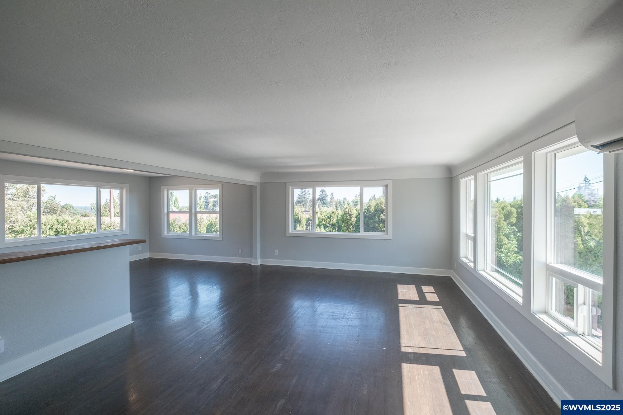 Salem, Oregon 97302, United States, 6 Bedrooms Bedrooms, ,2 BathroomsBathrooms,Residential,Pending,211641