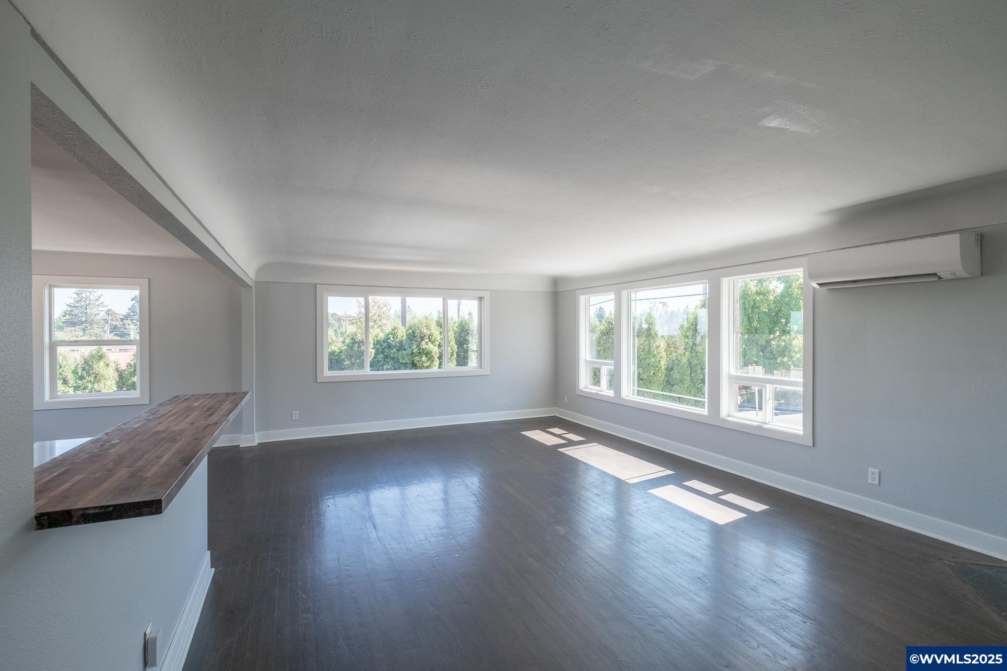 Salem, Oregon 97302, United States, 6 Bedrooms Bedrooms, ,2 BathroomsBathrooms,Residential,Pending,211641