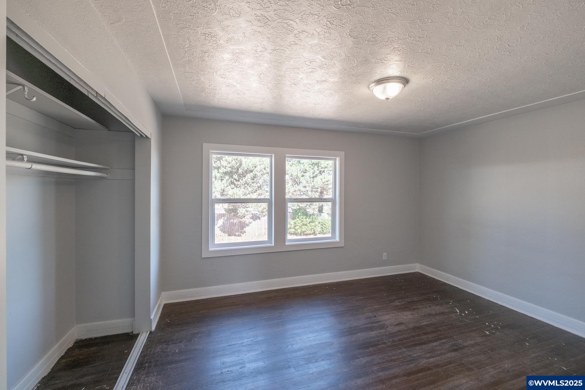 Salem, Oregon 97302, United States, 6 Bedrooms Bedrooms, ,2 BathroomsBathrooms,Residential,Pending,211641