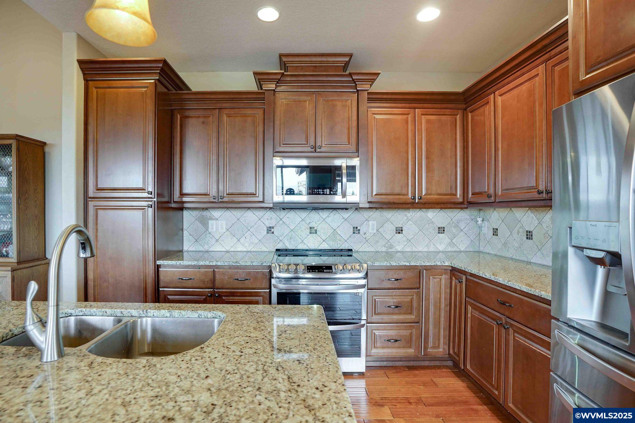 Salem, Oregon 97306, United States, 3 Bedrooms Bedrooms, ,2 BathroomsBathrooms,Residential,Active,95164