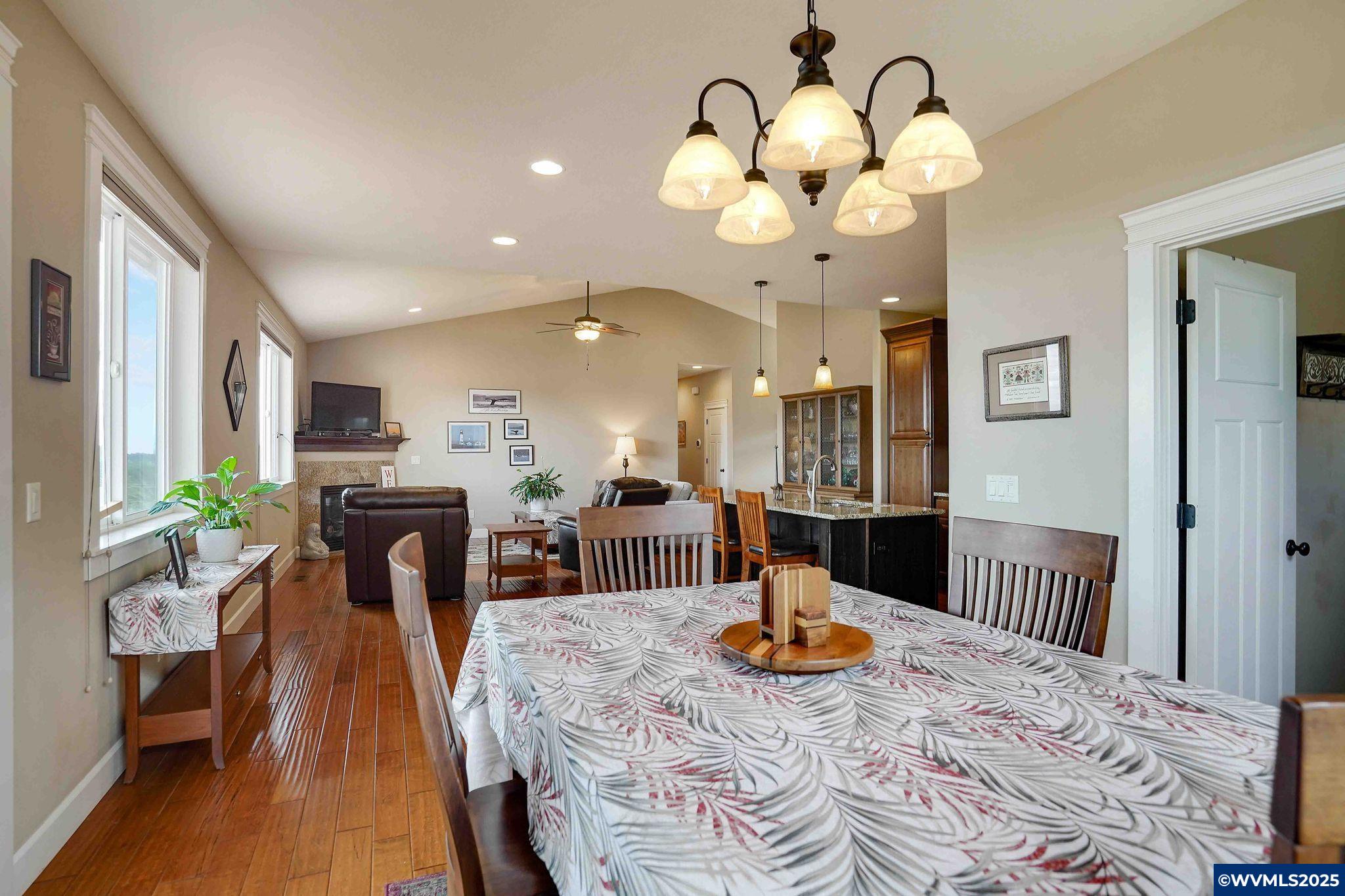 Salem, Oregon 97306, United States, 3 Bedrooms Bedrooms, ,2 BathroomsBathrooms,Residential,Active,95164