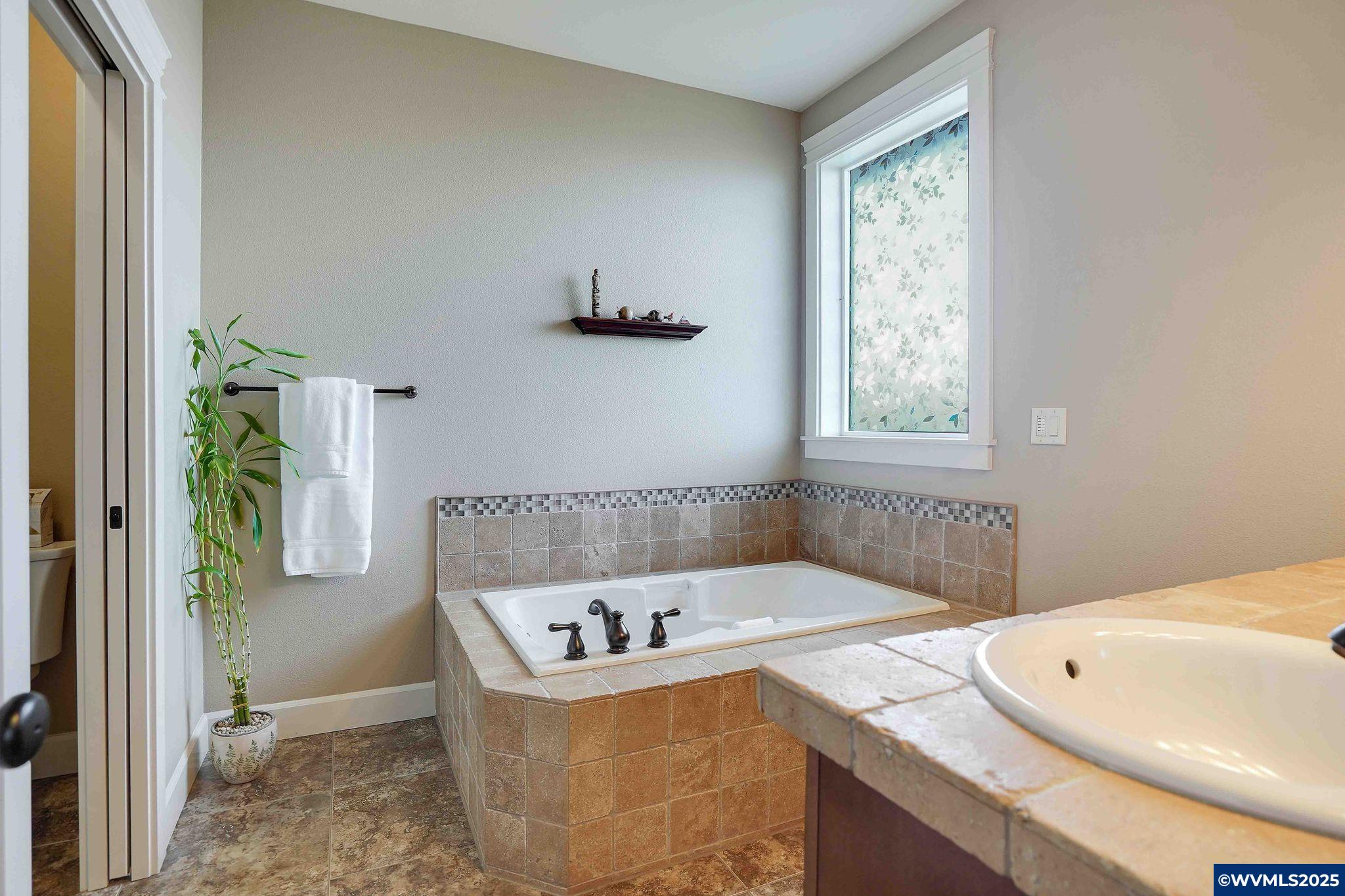 Salem, Oregon 97306, United States, 3 Bedrooms Bedrooms, ,2 BathroomsBathrooms,Residential,Active,95164