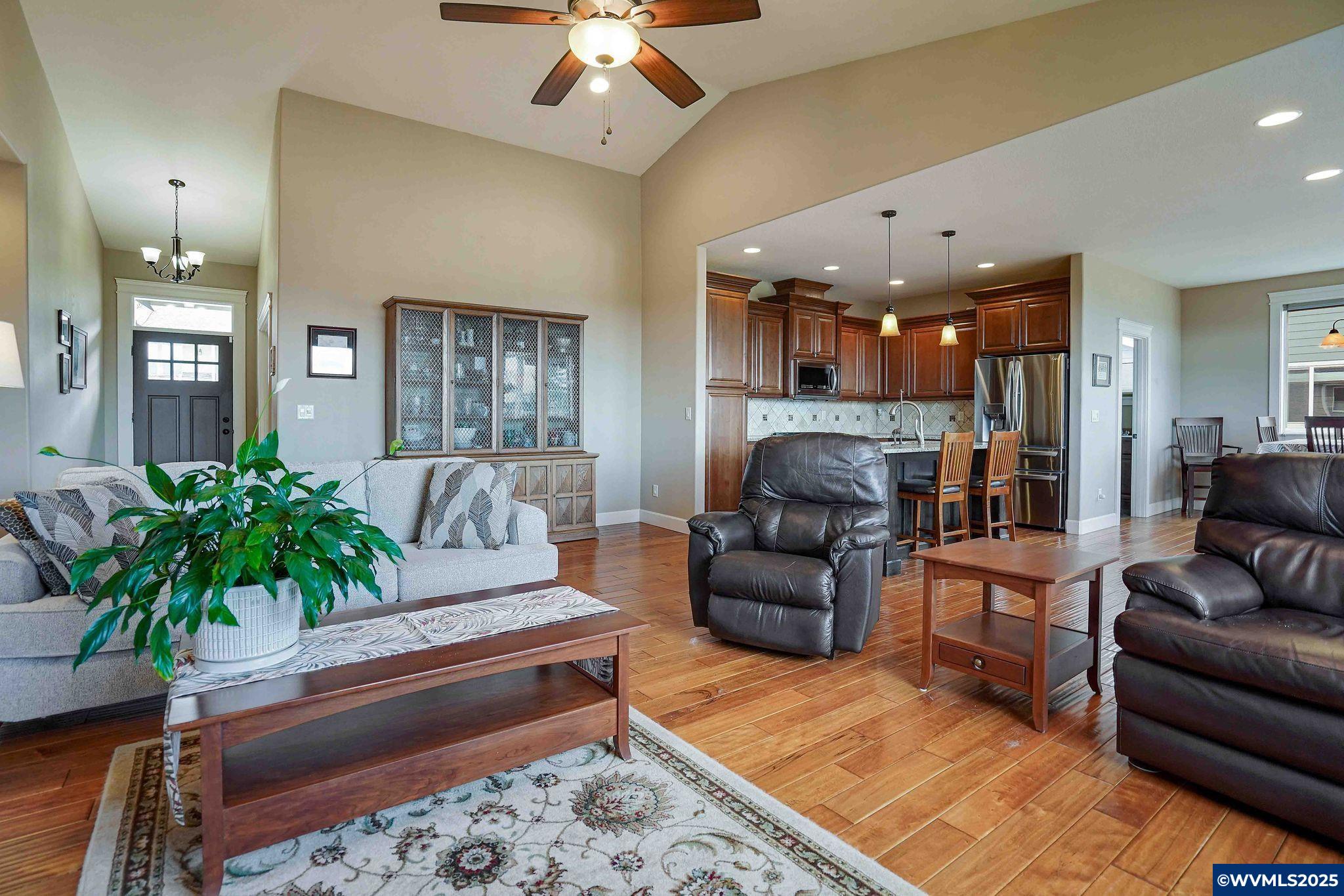 Salem, Oregon 97306, United States, 3 Bedrooms Bedrooms, ,2 BathroomsBathrooms,Residential,Active,95164