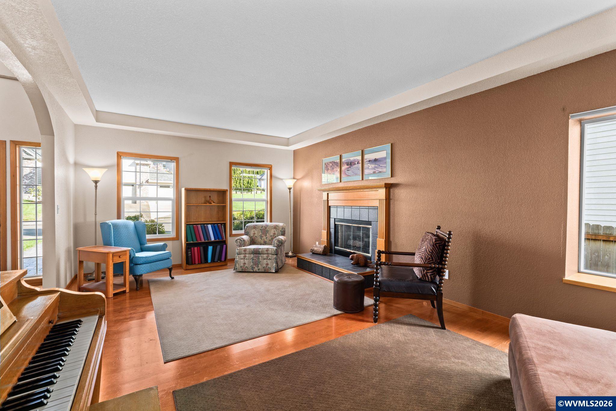3246 NW Silktassel Dr