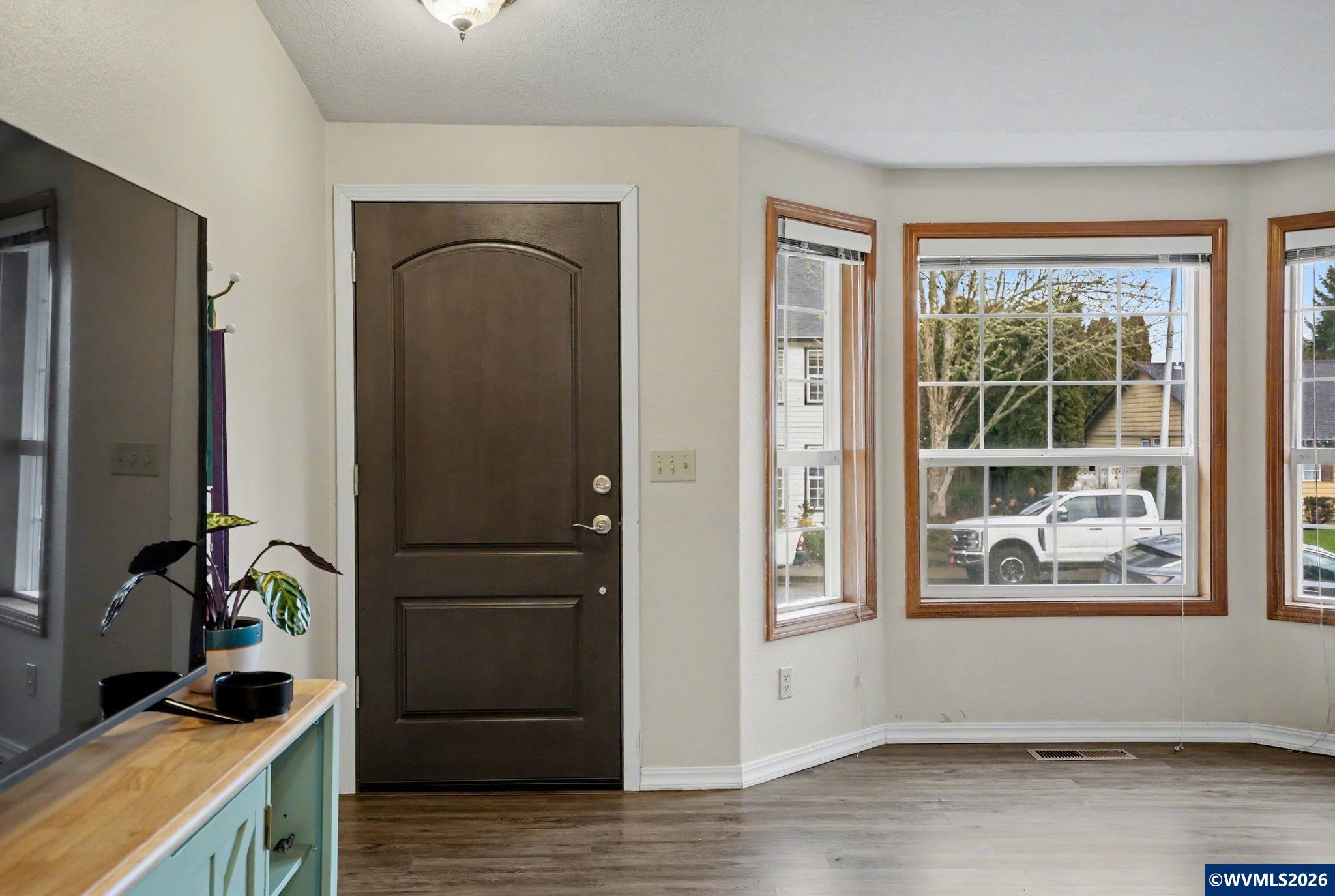 2030 Woodhaven Ct NW