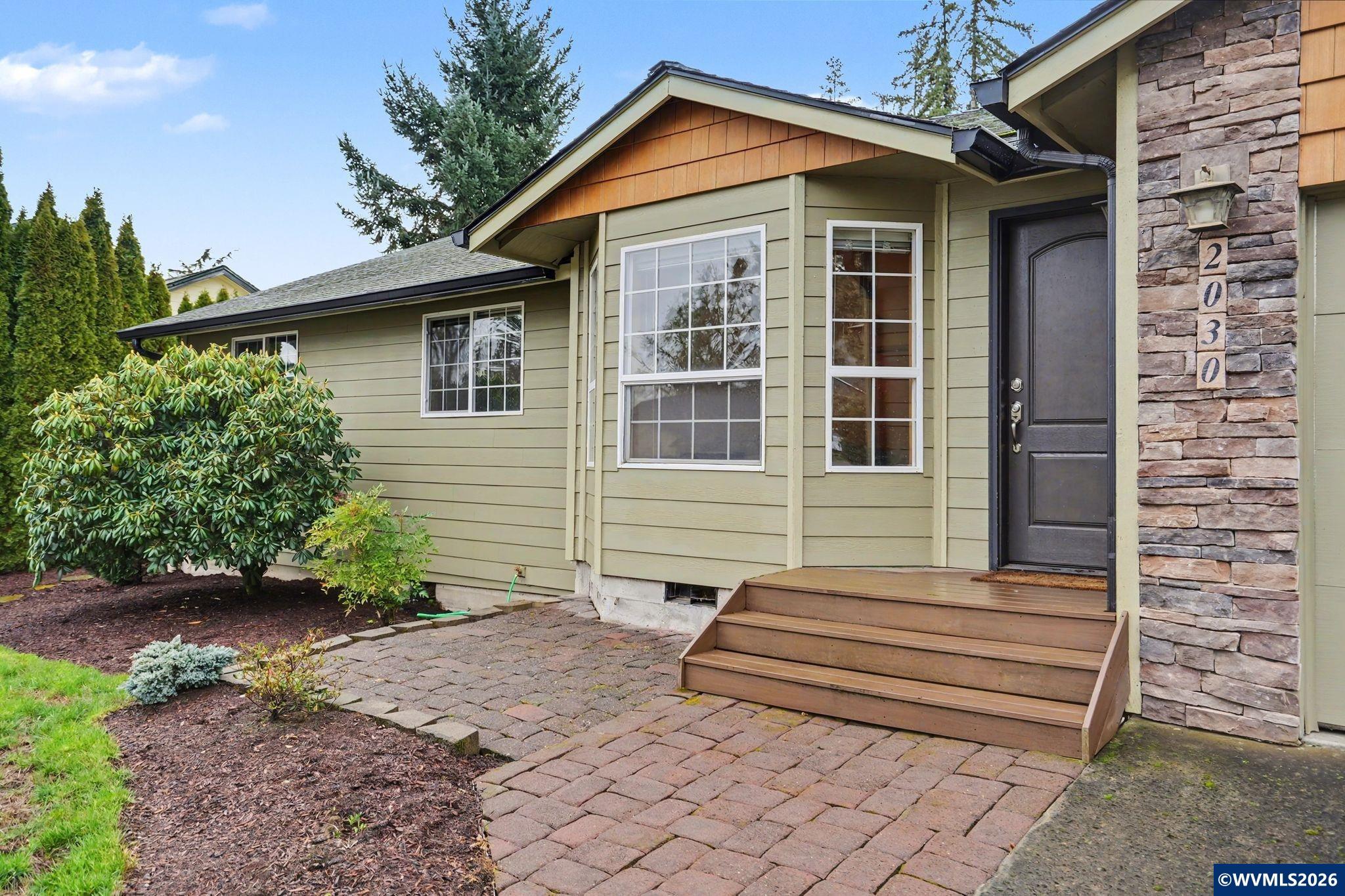 2030 Woodhaven Ct NW