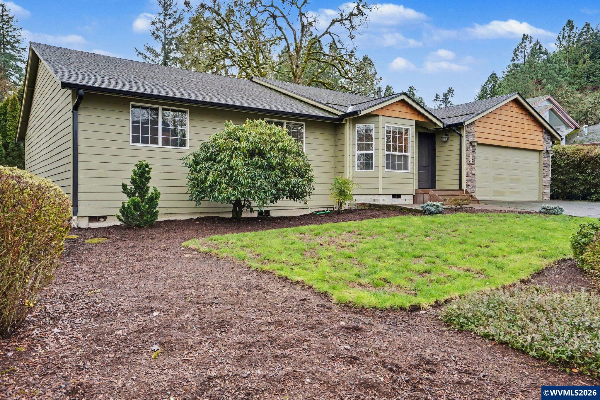 2030 Woodhaven Ct NW