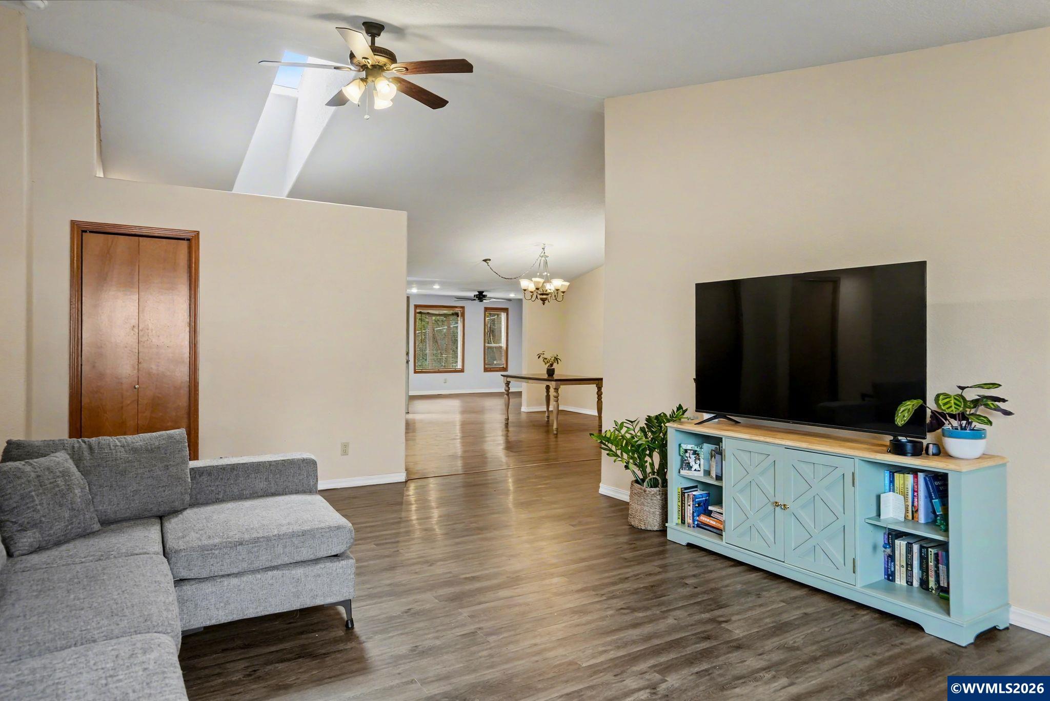 2030 Woodhaven Ct NW