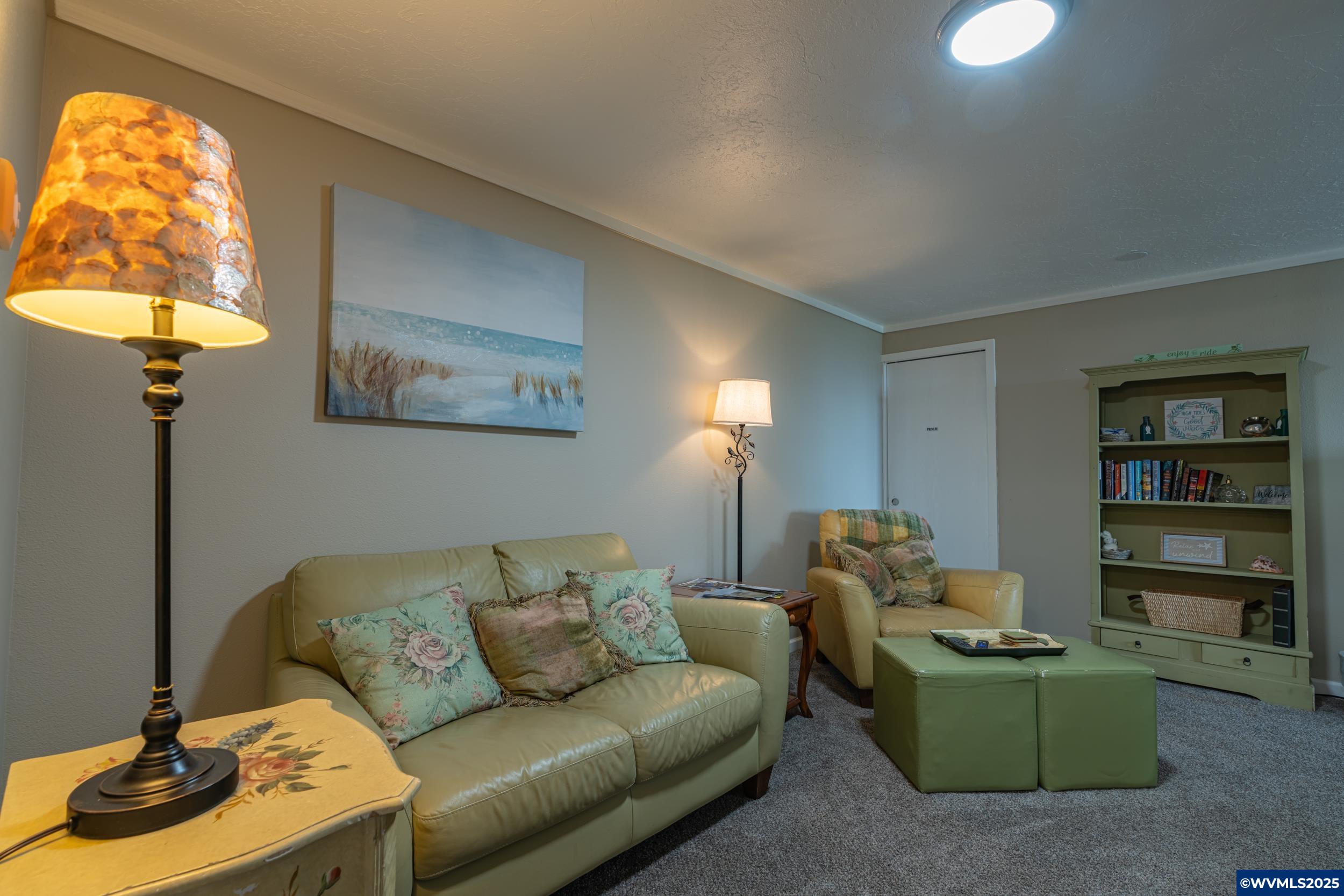 Newport, Oregon 97365, United States, 3 Bedrooms Bedrooms, ,3 BathroomsBathrooms,Residential,Pending,119714