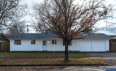 1324 31st Av SE Albany OR 97322