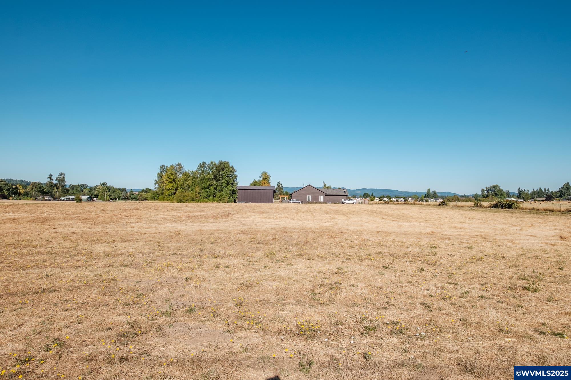 2515 E Ellendale (Next to) Av
