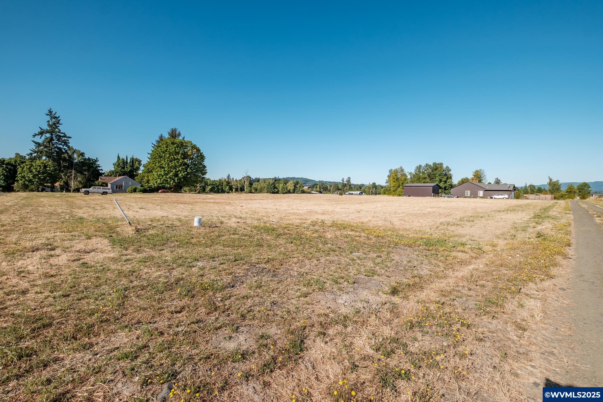 2515 E Ellendale (Next to) Av