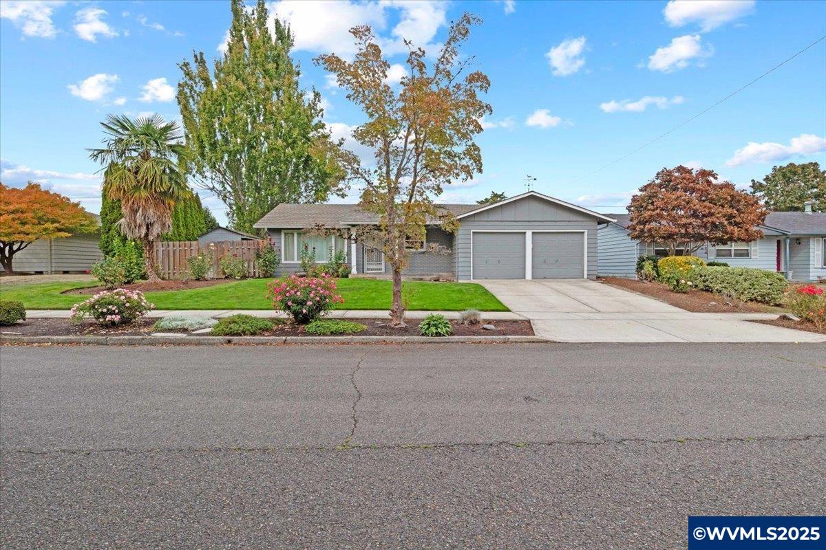 1455 Manzanita St NE