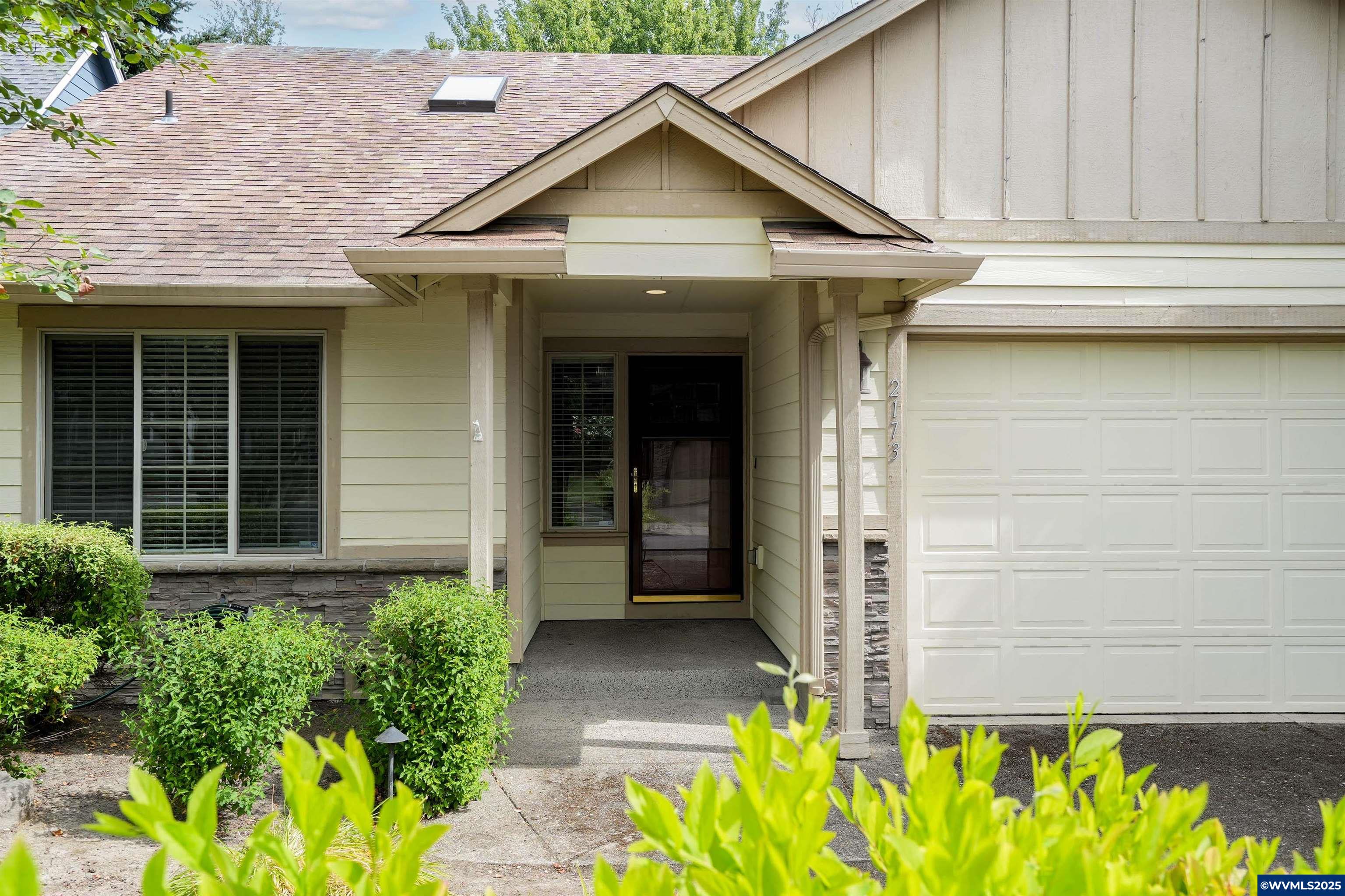 2173 Laurine Ct NE
