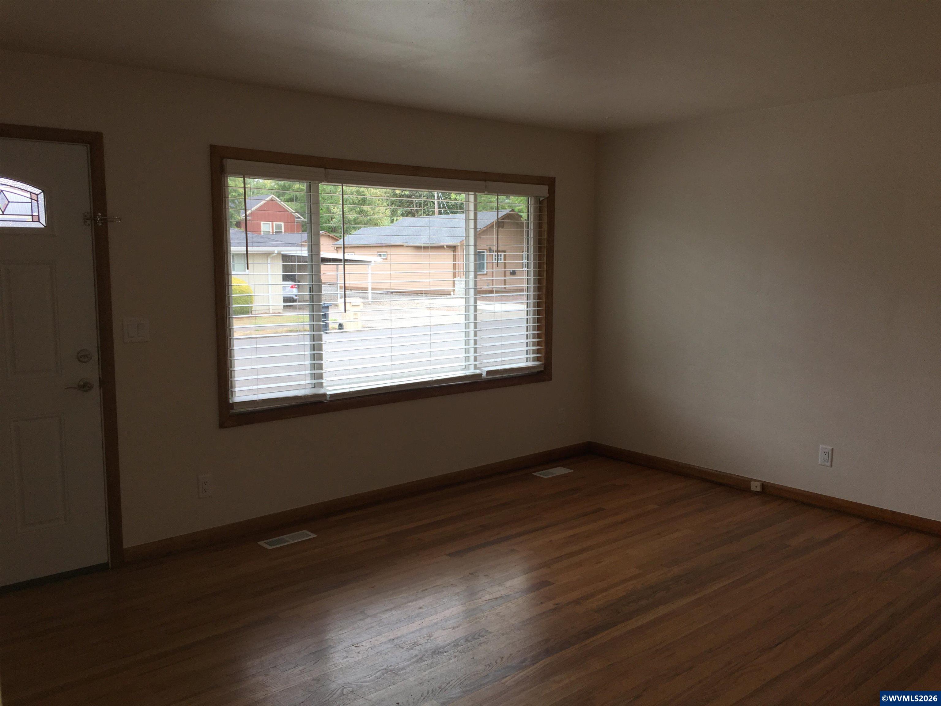 1132-1136 NW 25th St