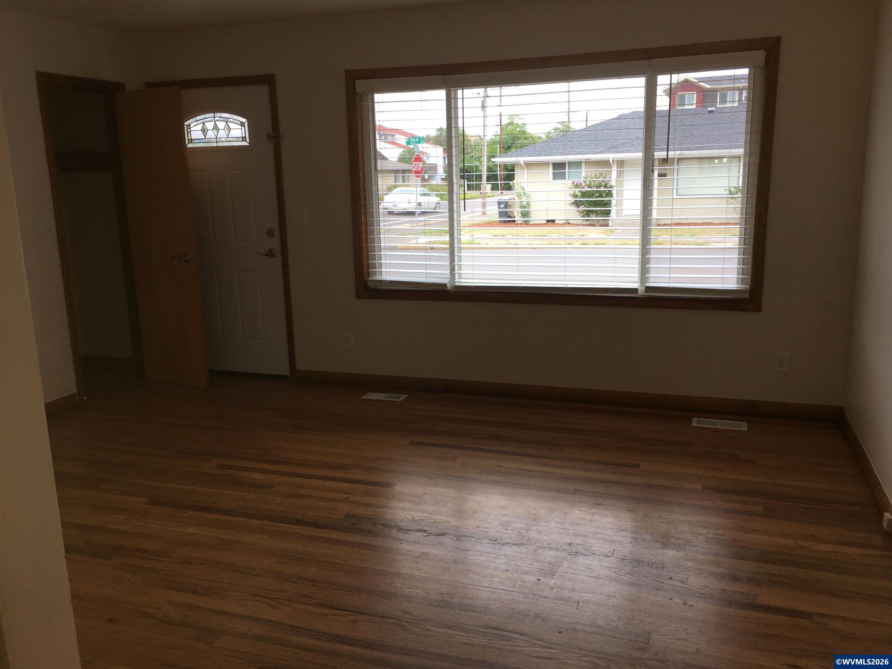 1132-1136 NW 25th St