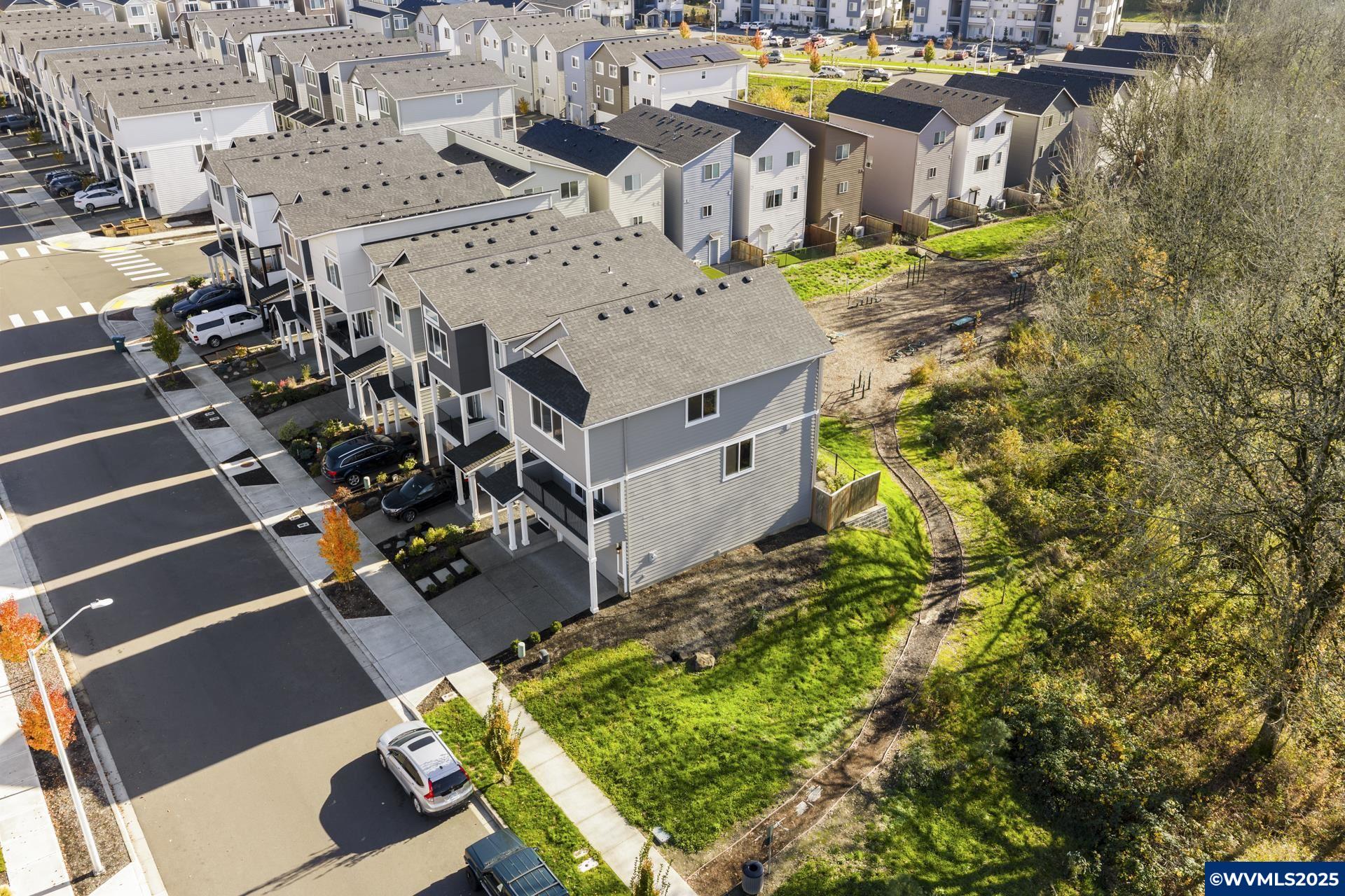 4236 E Willakenzie St