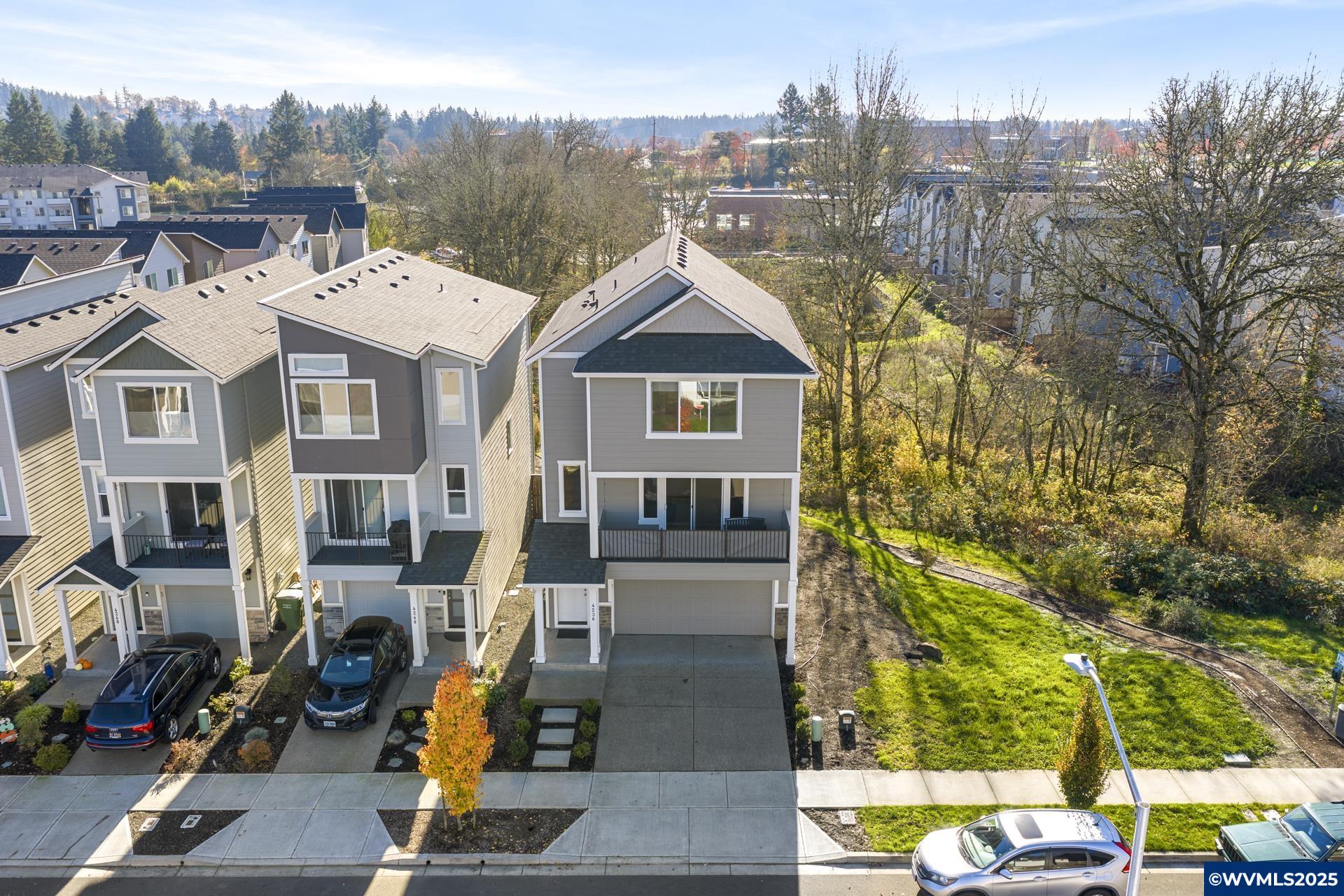 4236 E Willakenzie St