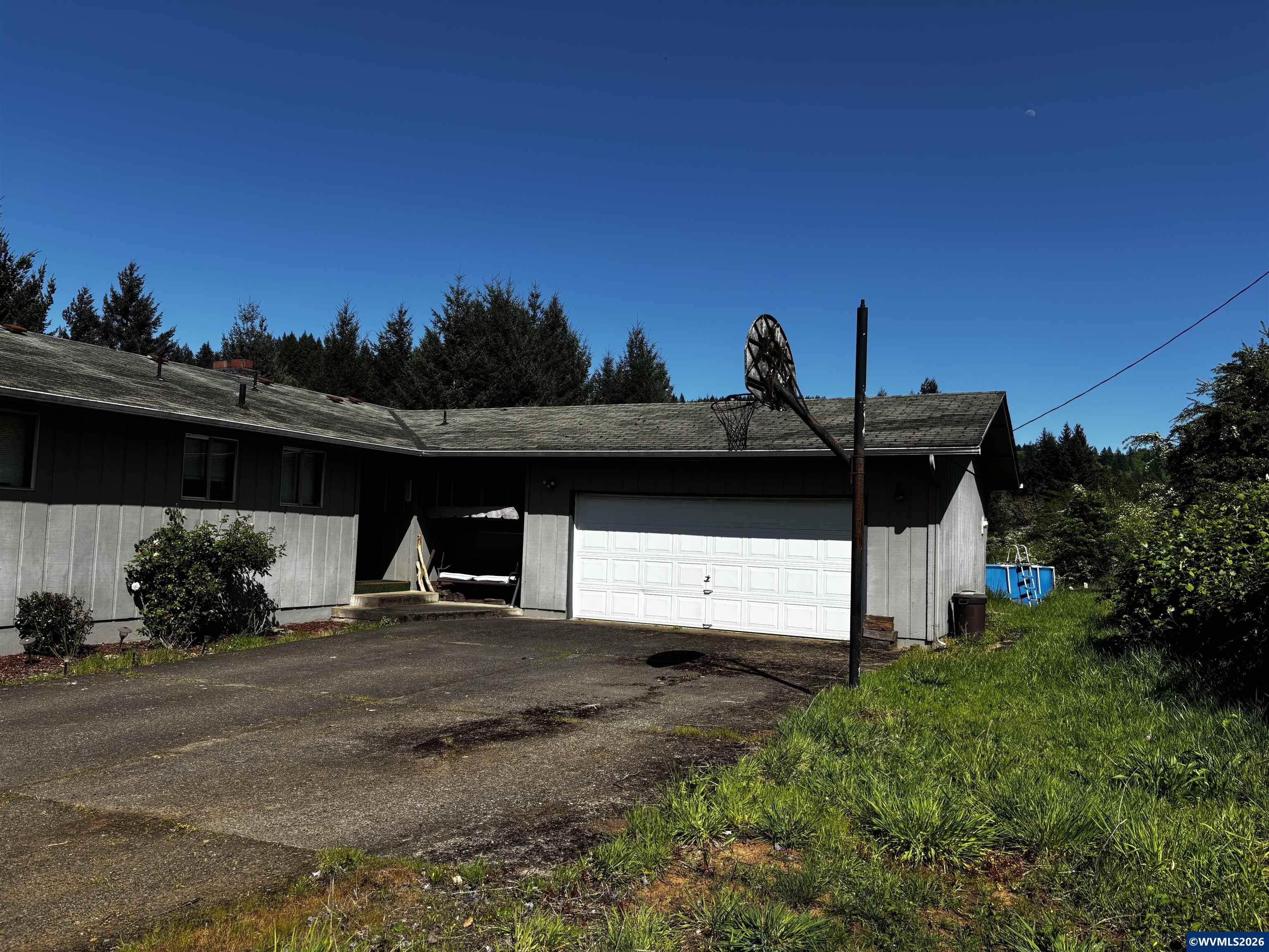 38520, 38524 Highway 226